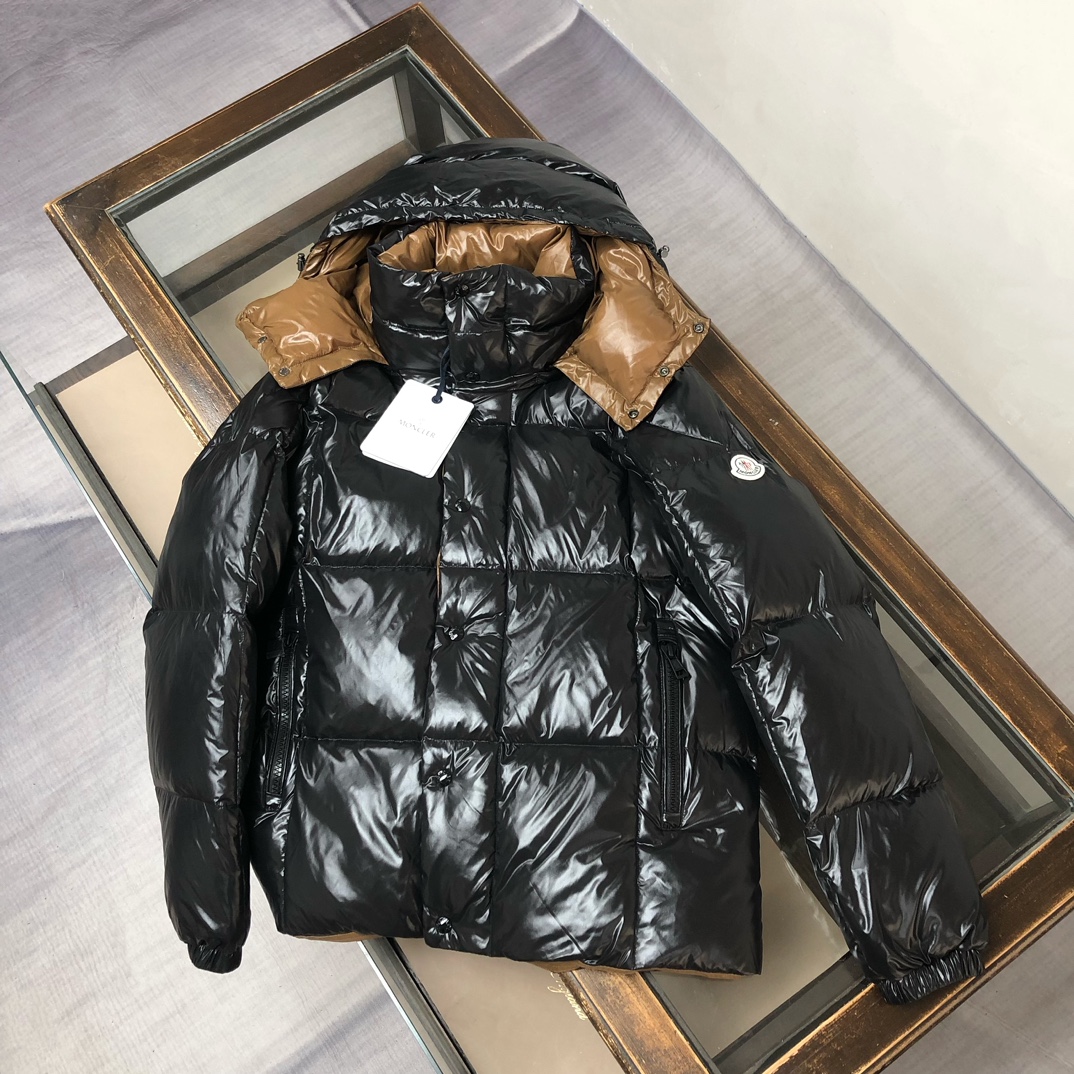 🆕 Moncler 盟可睐 新品 Parana男士黑金漆面连帽短款羽绒服～专柜同步上新🈶售面料采用原版一