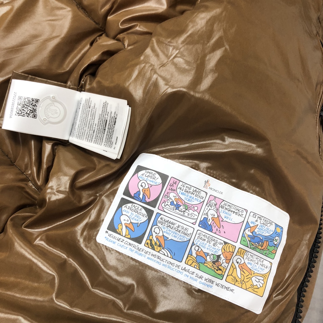 🆕 Moncler 盟可睐 新品 Parana男士黑金漆面连帽短款羽绒服～专柜同步上新🈶售面料采用原版一