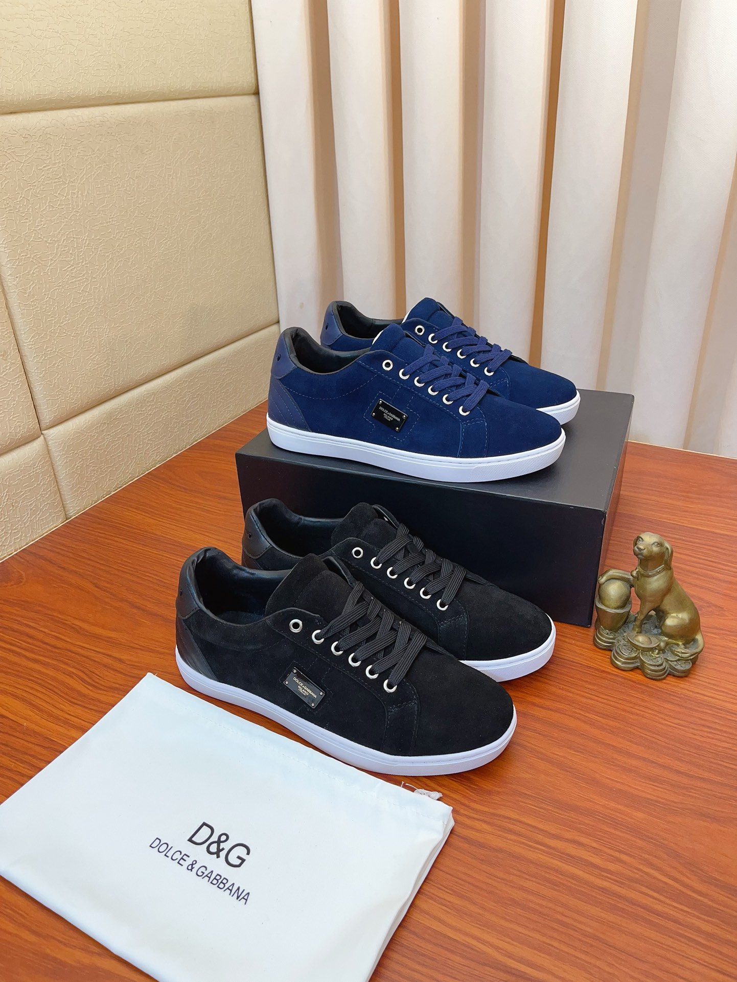 NO:557079,Price [DG] The latest official website casual men's shoes, original quality imported cowhide sheepskin [Proud] In terms of materials and workmanship, it beats all versions in the market with the highest quality shipments. Real photos, imported fabrics highlight the unique charm of the brand. The shoelaces are also original custom-made classic lace-up shoes. The upper foot is very comfortable, size 38-46,,cowhide19860909价【DG】最新官网休闲男鞋原单品质进口牛皮羊里[得意]论材料做工完胜市场所有版本最高品质出货 实物拍摄,面料进口凸显品牌独特魅力鞋带也是原版定制经典系带款鞋 上脚十分舒适 、码数38-46,,cowhide,Men's shoes