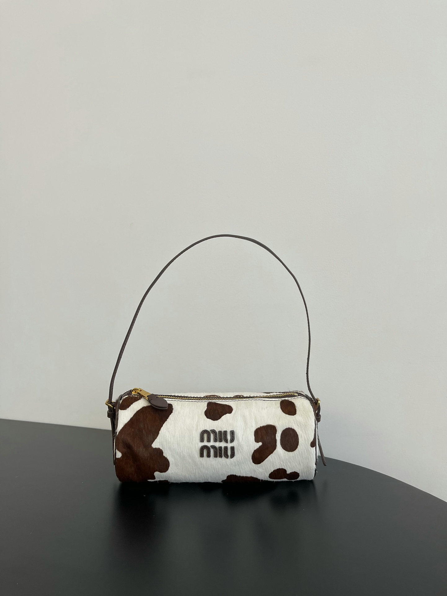 P480 𝗠𝗶𝘂𝗠𝗶𝘂 último portalápices de vaca, el diseño cilíndrico es tan adorable, la textura única de la vaca es tan…