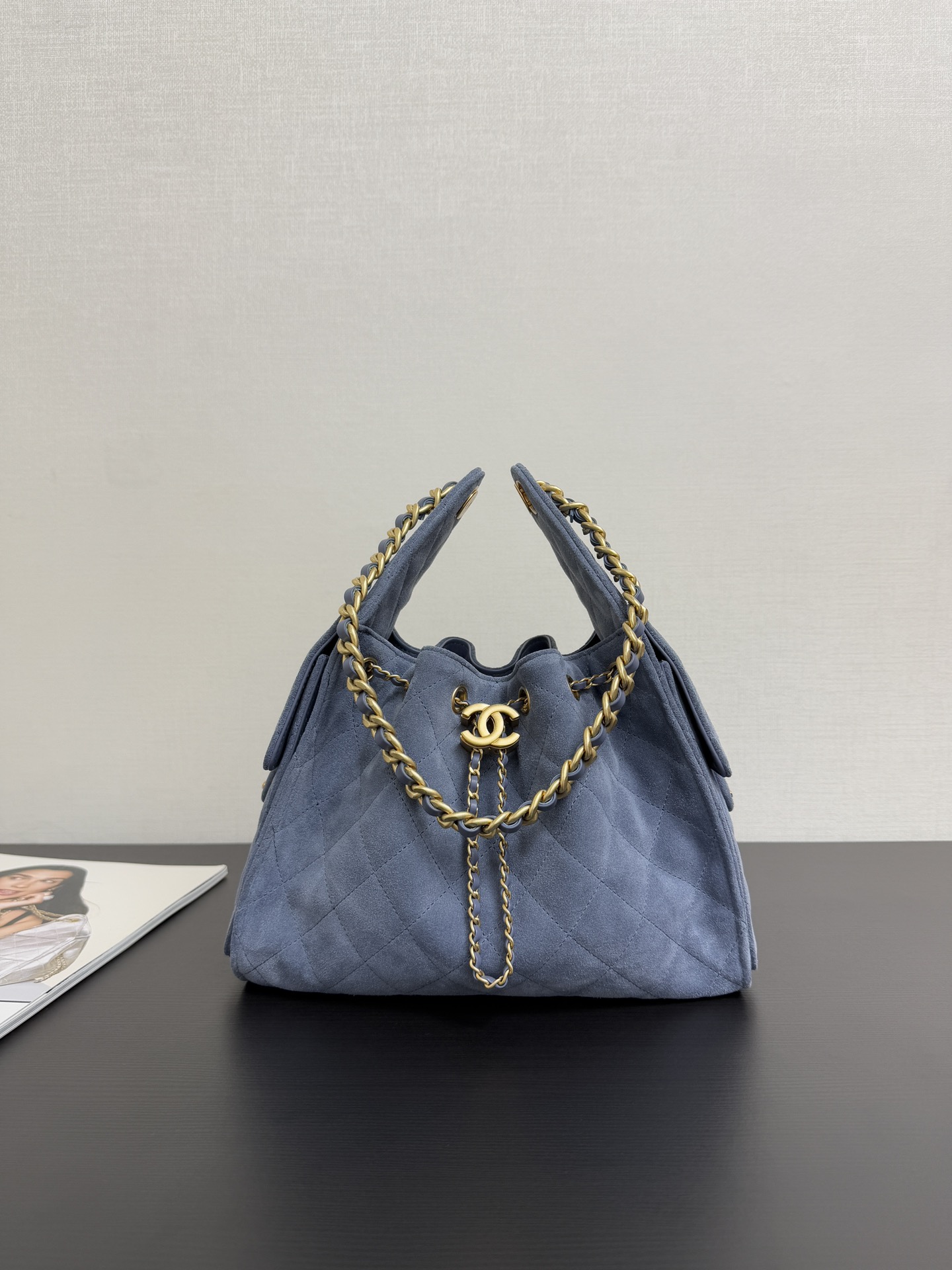 ¡Bolso tipo cubo con cordón de 25K en stock! Caviar Small Size es una nueva monada de la serie Xiangjia. Su cuerpo es e…