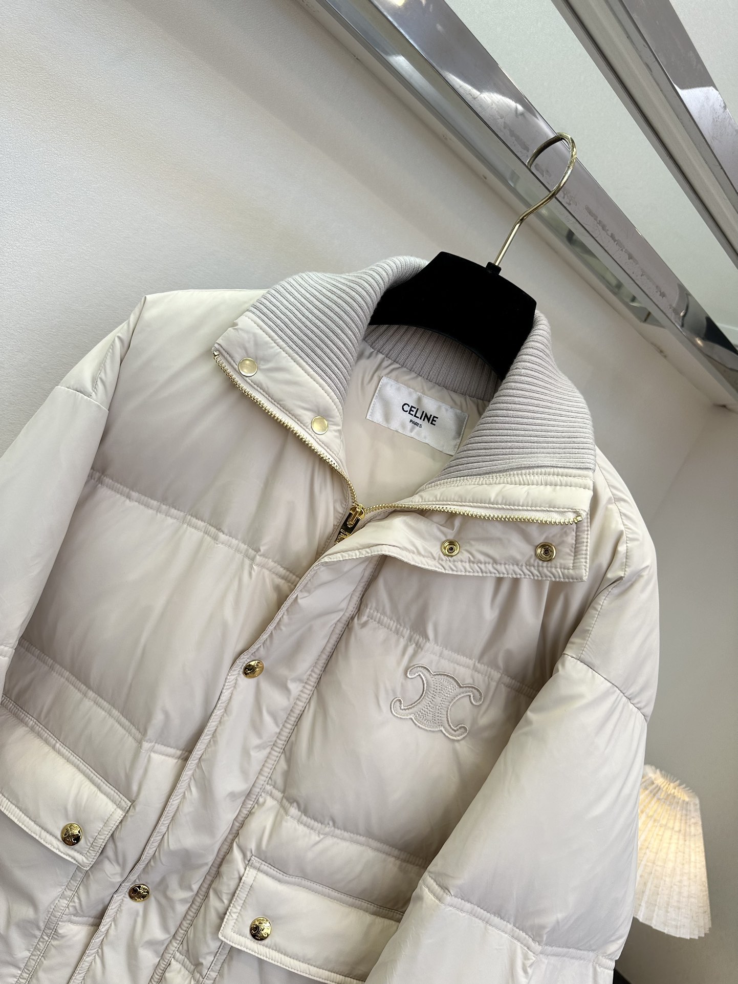 25 F 哇 这个羽绒面包服真的太吸睛了，宽松韩版版型 拼接螺纹针织小高领 冬天的抗寒战服²●SIZE 