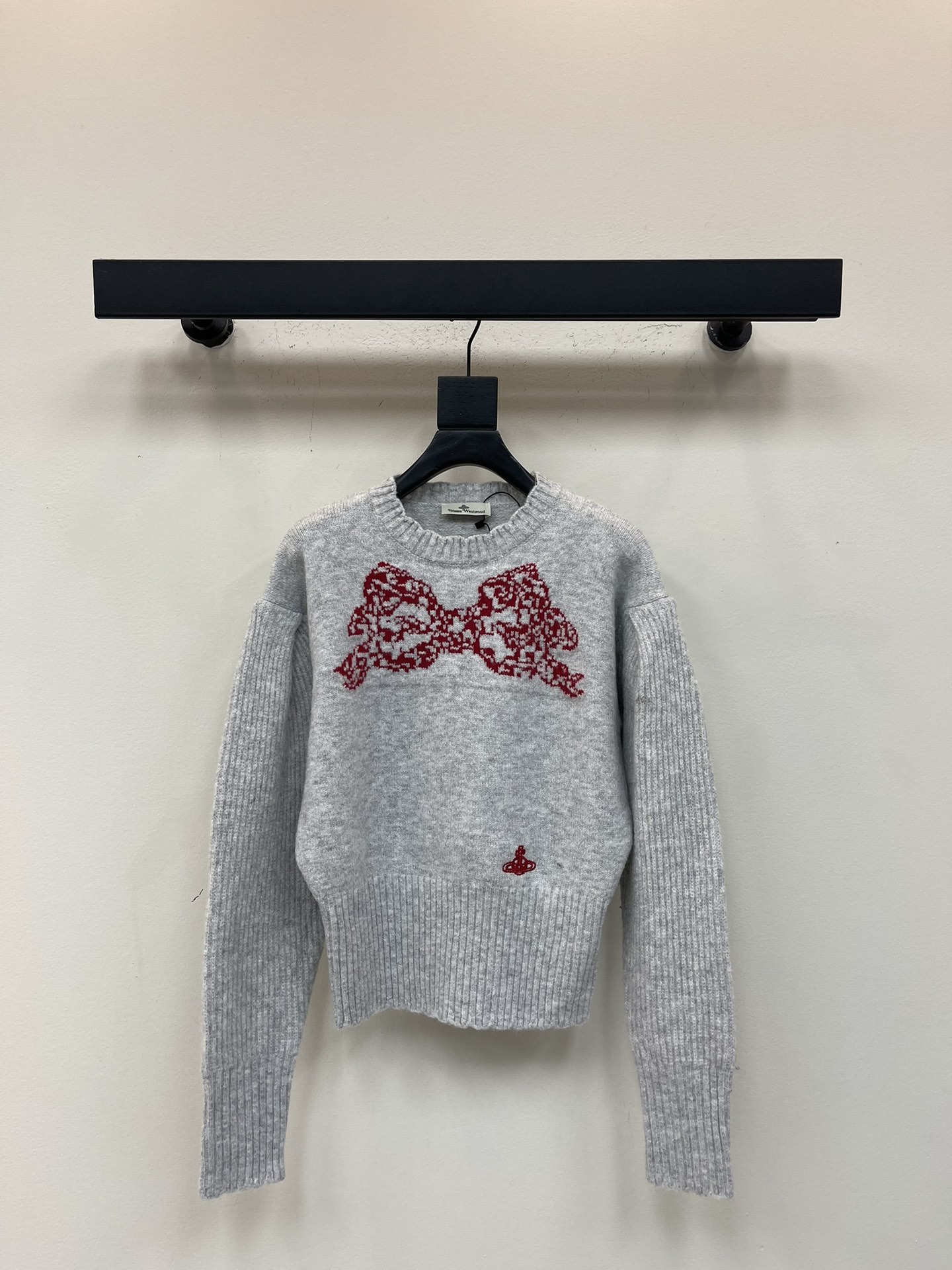 NO:567770,The official website of the new Queen Mother Saturn bow logo pullover knitted top with logo pattern decoration and high-end atmosphere on the upper body //,,alexander wang19860909官网新款西太后土星蝴蝶结logo套头针织上衣 logo图案修饰点缀 上身高级氛围感 //,,alexander wang,Women's clothing