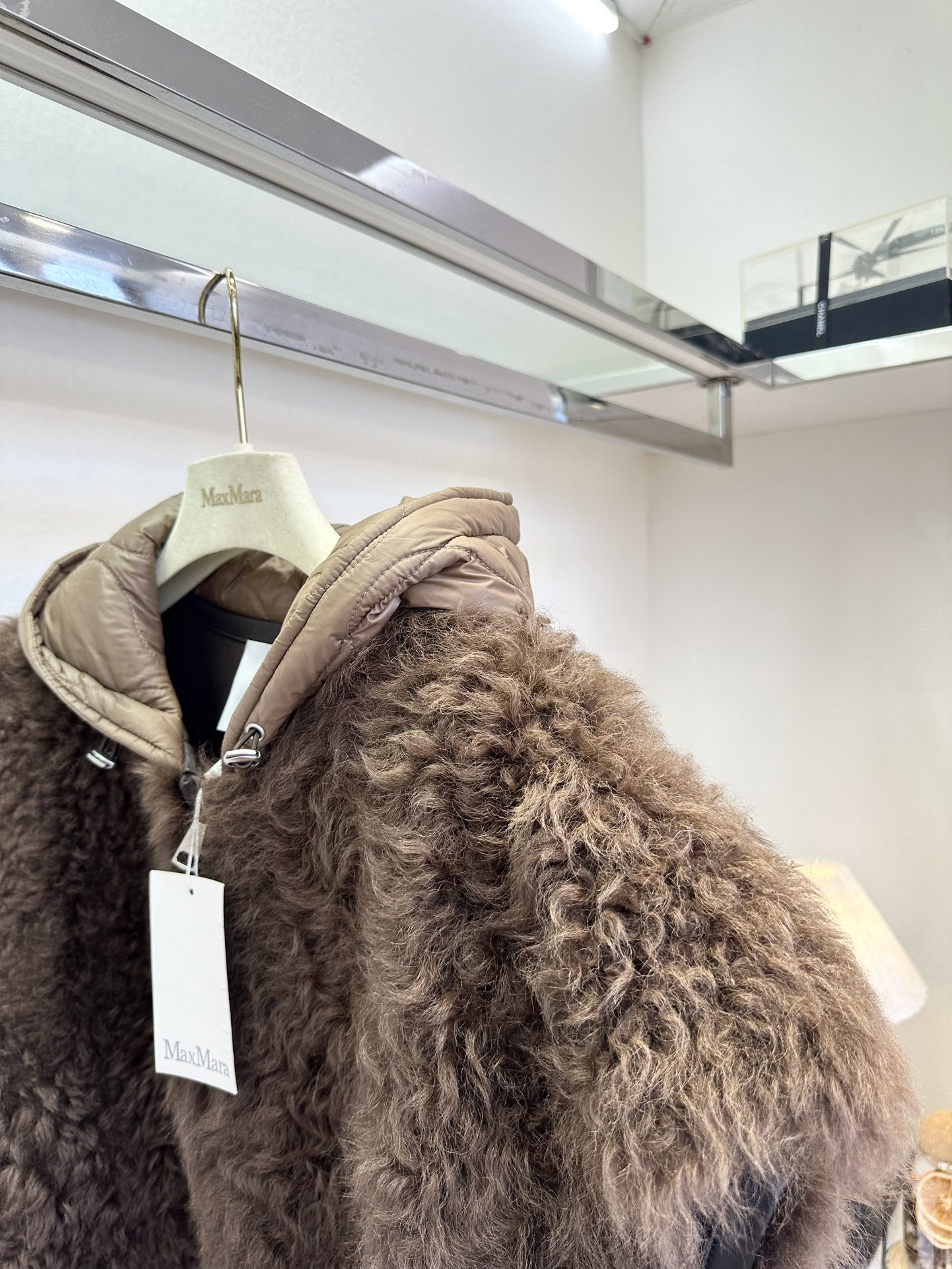 Hooded Toscana Shearling Coat - Korean Style Winter Fashion 7 i1760350841 7145 5