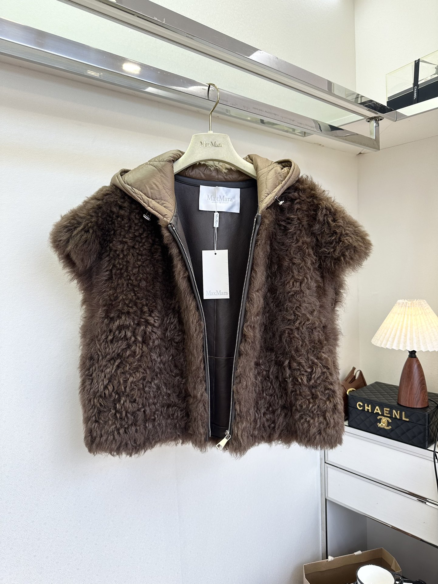 Hooded Toscana Shearling Coat - Korean Style Winter Fashion 3 i1760350841 7388 1