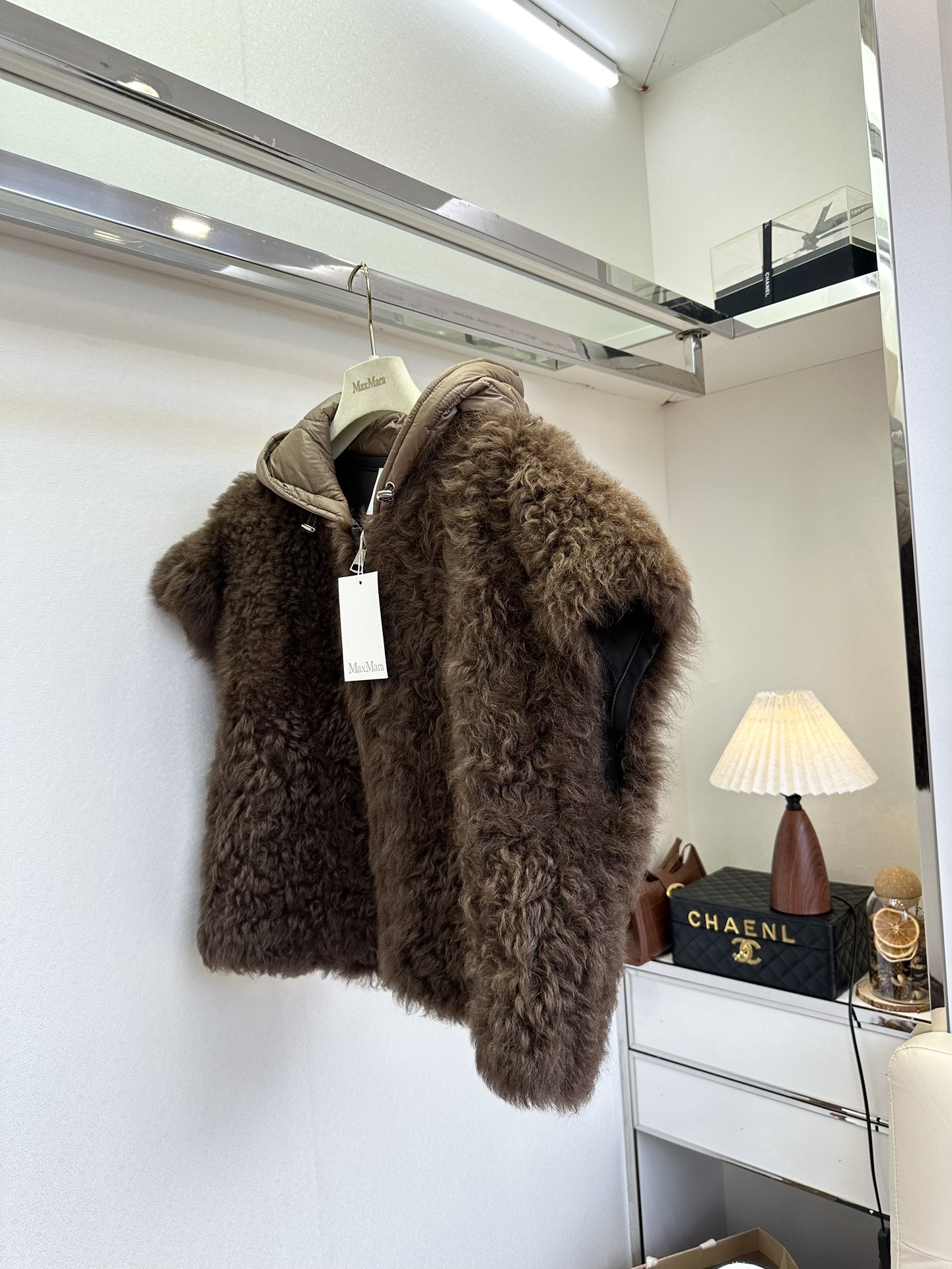 Hooded Toscana Shearling Coat - Korean Style Winter Fashion 4 i1760350841 9214 2