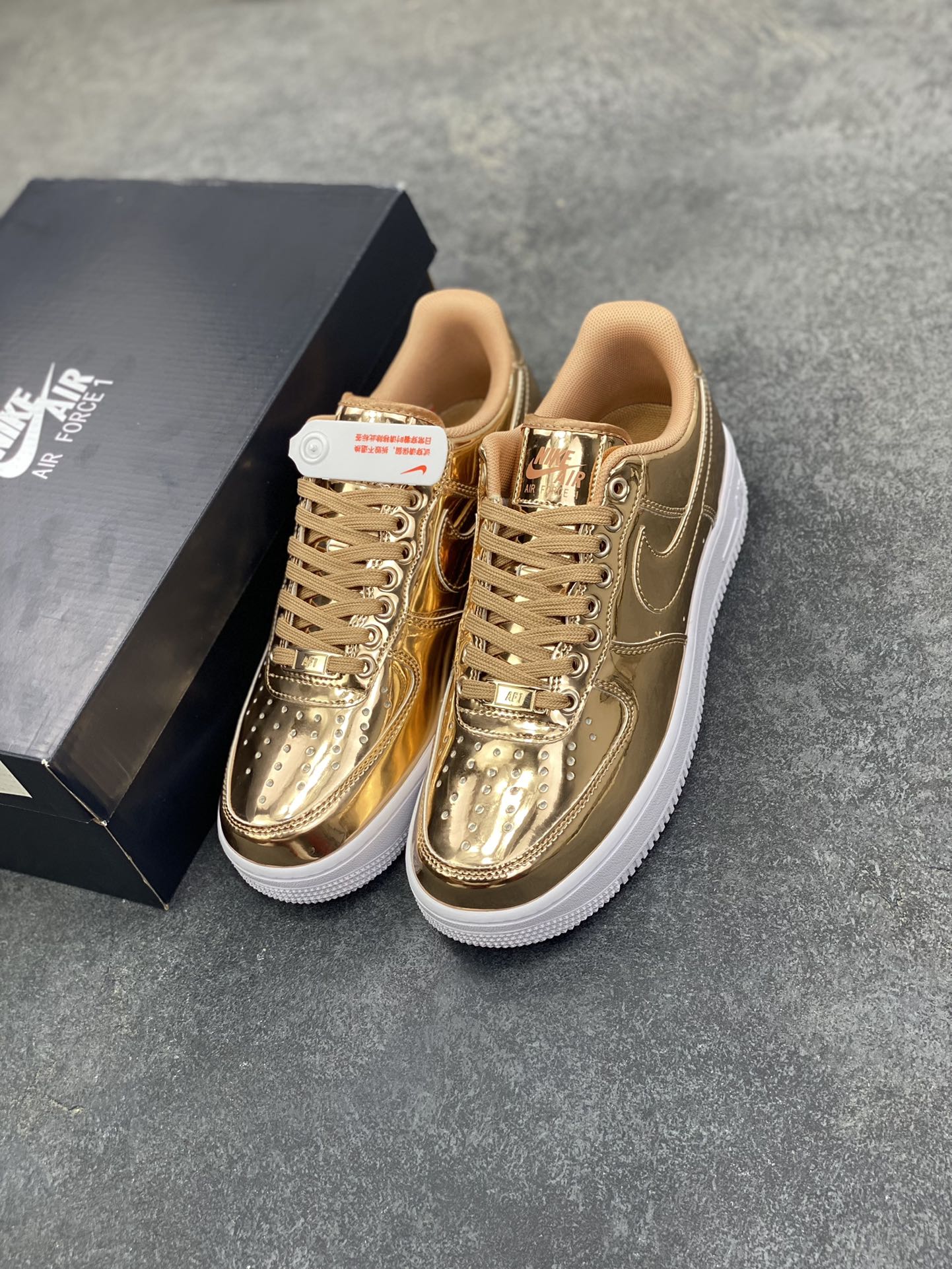 图片[8]-Air Force 1 Low 液态玫瑰金 原楦头原纸板 打造纯正空军版型 #专注外贸渠道 全掌内置蜂窝气垫 #原盒配件 原厂中底钢印、拉帮完美 货号：CQ6566-900 尺码：36 36.5 37.5 38 38.5 39 40 40.5 41 42 42.5 43 44 44.5 45-选品中心