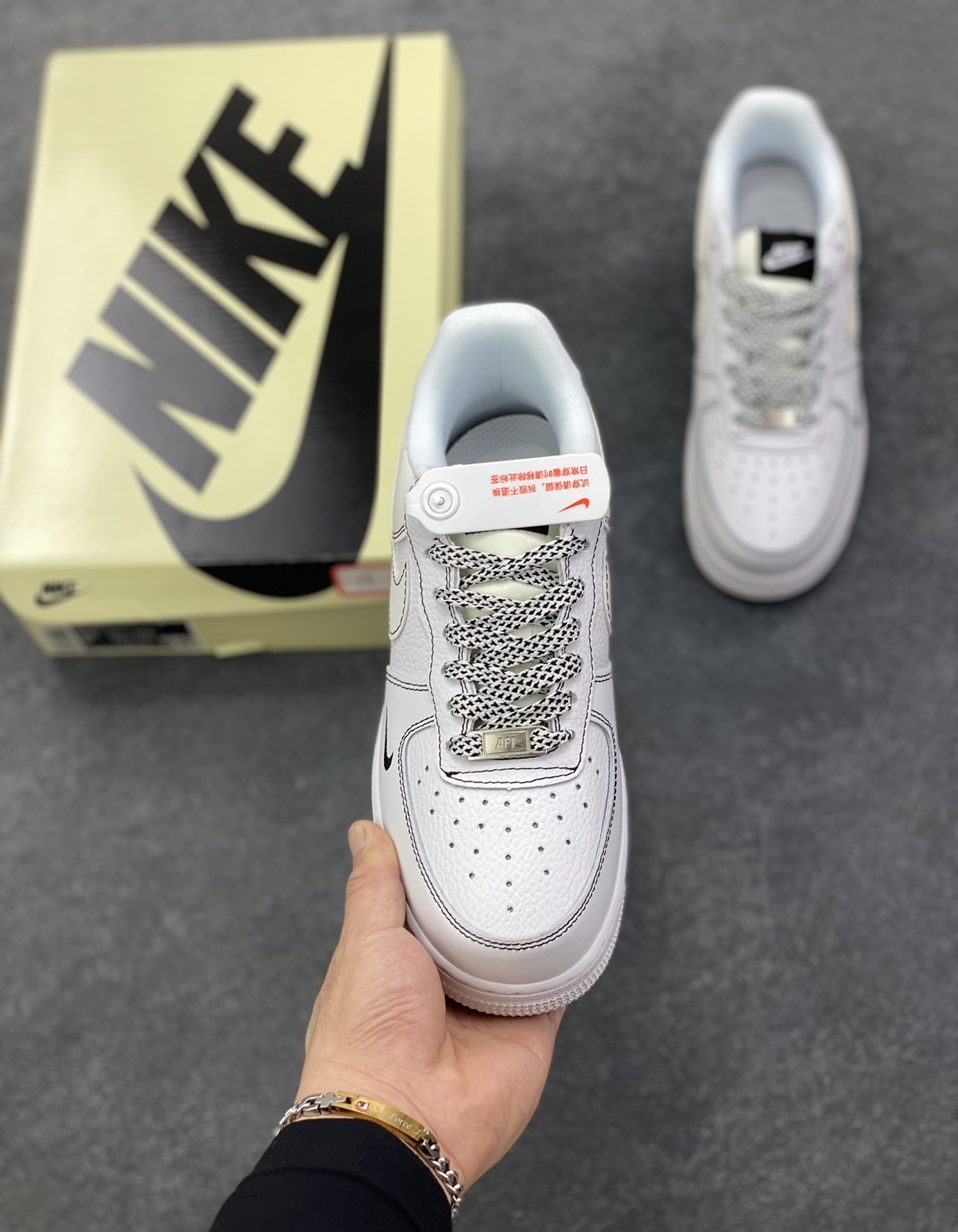 图片[2]-Nike Air Force 1 Low 空军一号低帮百搭休闲运动板鞋。柔软、弹性十足的缓震性能和出色的中底设计，横跨复古与现代的外型结合，造就出风靡全球三十多年的Force 1，直到今天还深受青睐。 货号：CS5288-101 尺码：36 36.5 37.5 38 38.5 39 40 40.5 41 42 42.5 43 44 44.5 45-选品中心