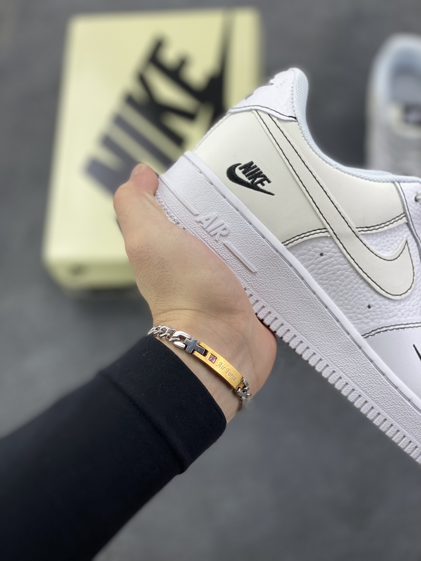 图片[6]-Nike Air Force 1 Low 空军一号低帮百搭休闲运动板鞋。柔软、弹性十足的缓震性能和出色的中底设计，横跨复古与现代的外型结合，造就出风靡全球三十多年的Force 1，直到今天还深受青睐。 货号：CS5288-101 尺码：36 36.5 37.5 38 38.5 39 40 40.5 41 42 42.5 43 44 44.5 45-选品中心