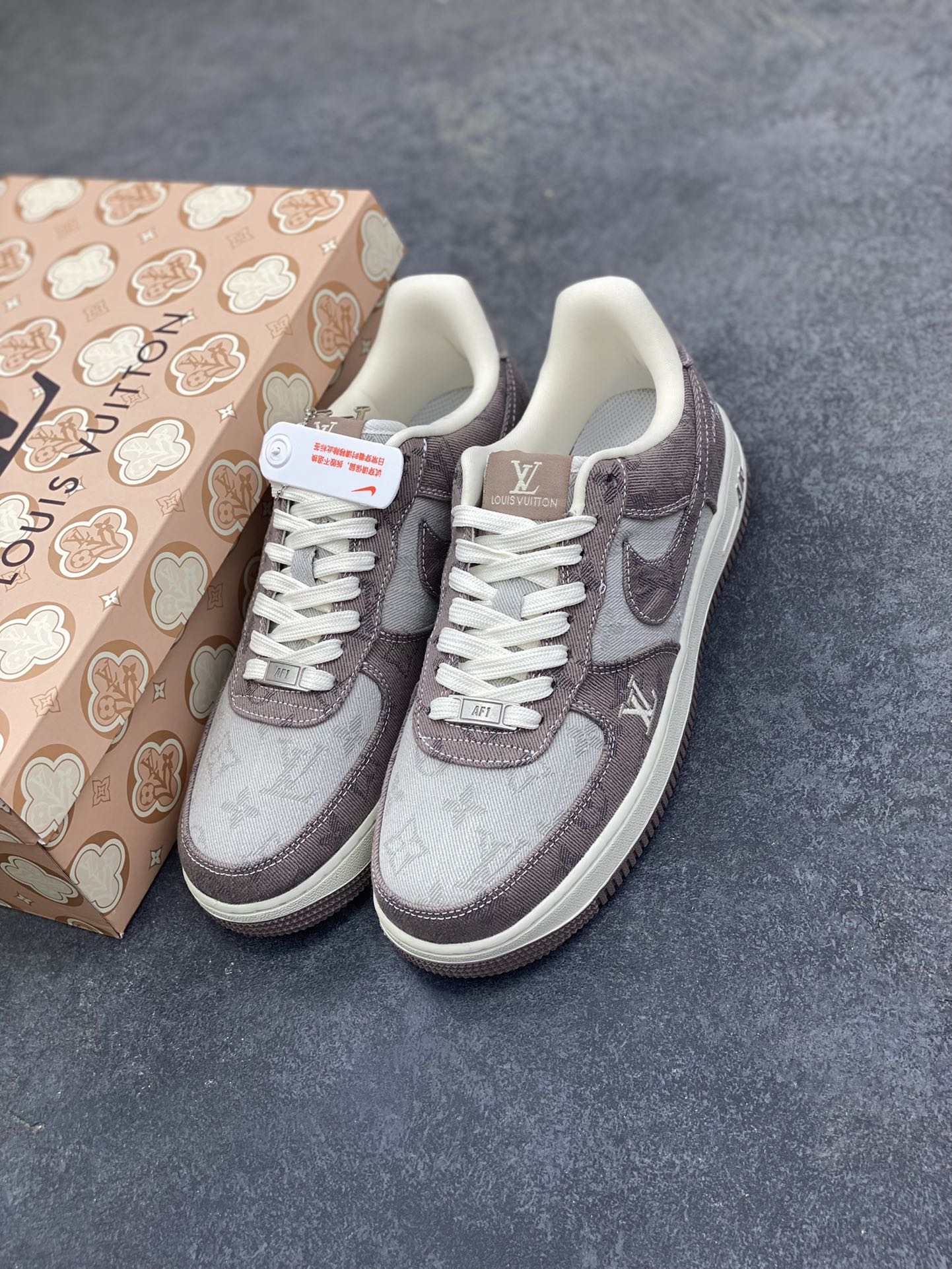 图片[8]-海外量发售！NIke Air Force 1 \’07 Low LV联名–灰色空军一号低帮 运动鞋 休闲鞋 折边针车 防水牛仔布双拼 工艺难度大 原楦头原纸板 高端定制鞋盒 原厂鞋底 超高清洁度 细节完美 货号：YF9511-821 尺码：36 36.5 37.5 38 38.5 39 40 40.5 41 42 42.5 43 44 44.5 45-选品中心