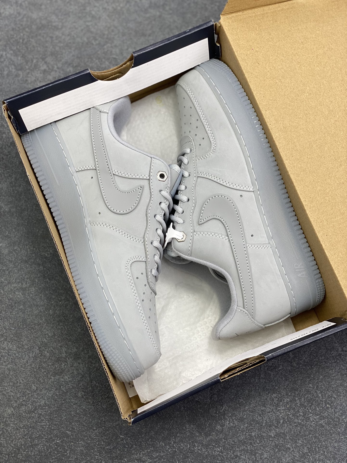 图片[9]-Nike Air Force 1 Low 灰水晶底 空军一号低帮运动休闲板鞋 原楦头原纸板 打造纯正空军版型 专注外贸渠道 全掌内置蜂窝气垫 原盒配件 原厂中底钢印、拉帮完美 货号：CJ9179-002 尺码：36 36.5 37.5 38 38.5 39 40 40.5 41 42 42.5 43 44 44.5 45-选品中心