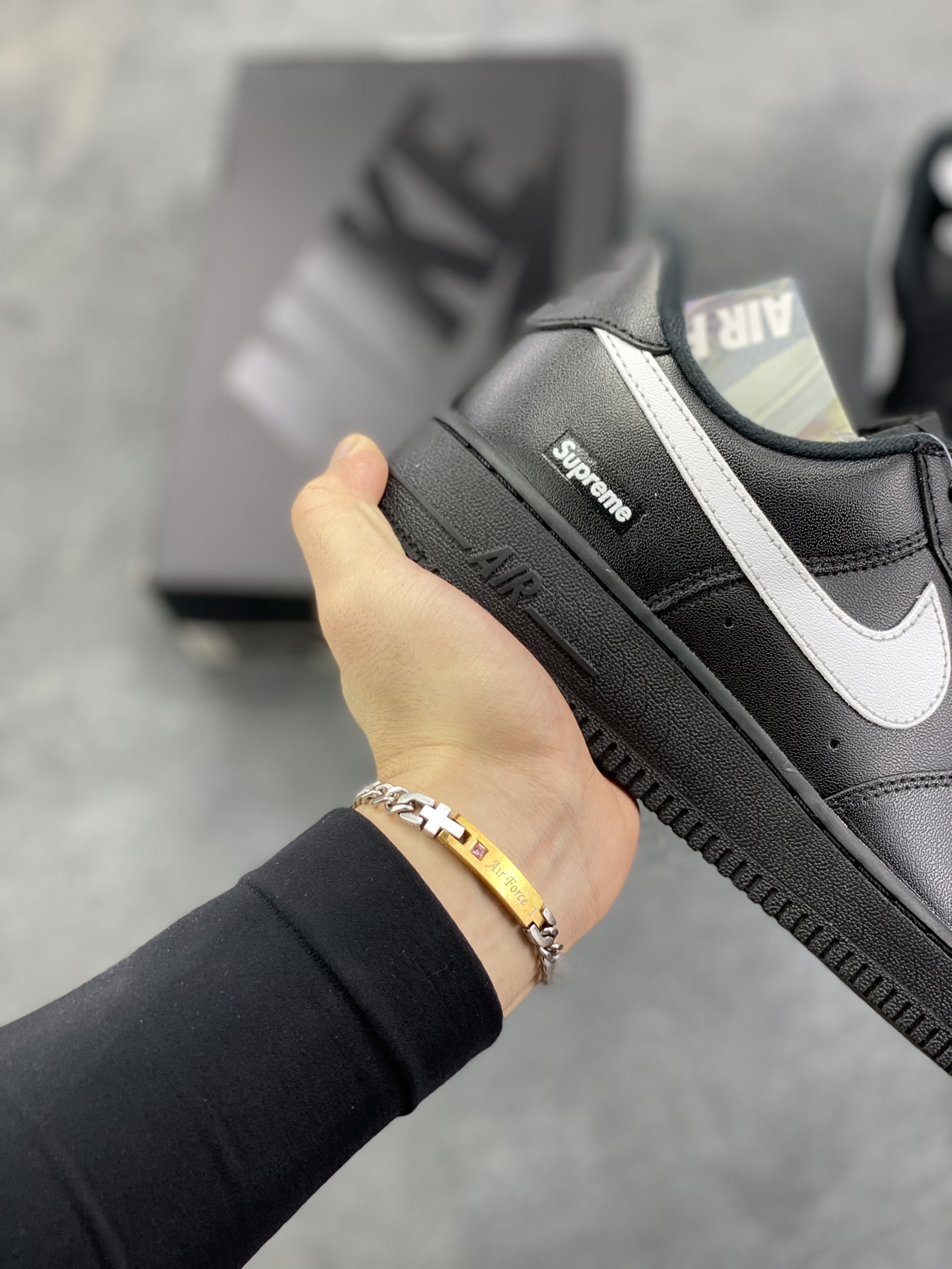 图片[6]-HY版本💯 Nike Air Force 1 Low Supreme联名 空军一号低帮运动休闲板鞋 原楦头原纸板 打造纯正空军版型 专注外贸渠道 全掌内置蜂窝气垫 原盒配件 原厂中底钢印、拉帮完美 货号：CU9225-002 尺码：36 36.5 37.5 38 38.5 39 40 40.5 41 42 42.5 43 44 44.5 45 46-选品中心