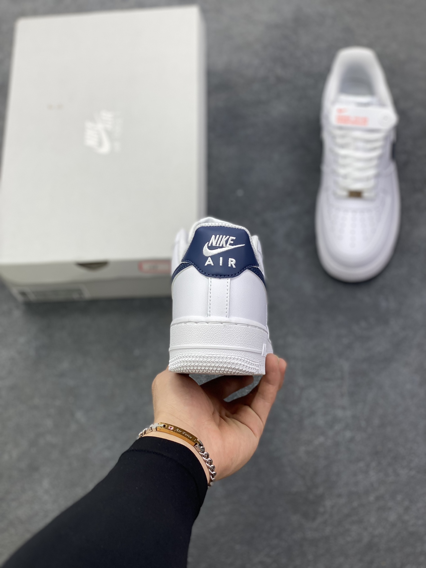 图片[4]-Nike Air Force 1 Low 白深蓝 空军一号低帮运动休闲板鞋 原楦头原纸板 打造纯正空军版型 专注外贸渠道 全掌内置蜂窝气垫 原盒配件 原厂中底钢印、拉帮完美 货号：FJ4146-119 尺码：36 36.5 37.5 38 38.5 39 40 40.5 41 42 42.5 43 44 44.5 45-选品中心