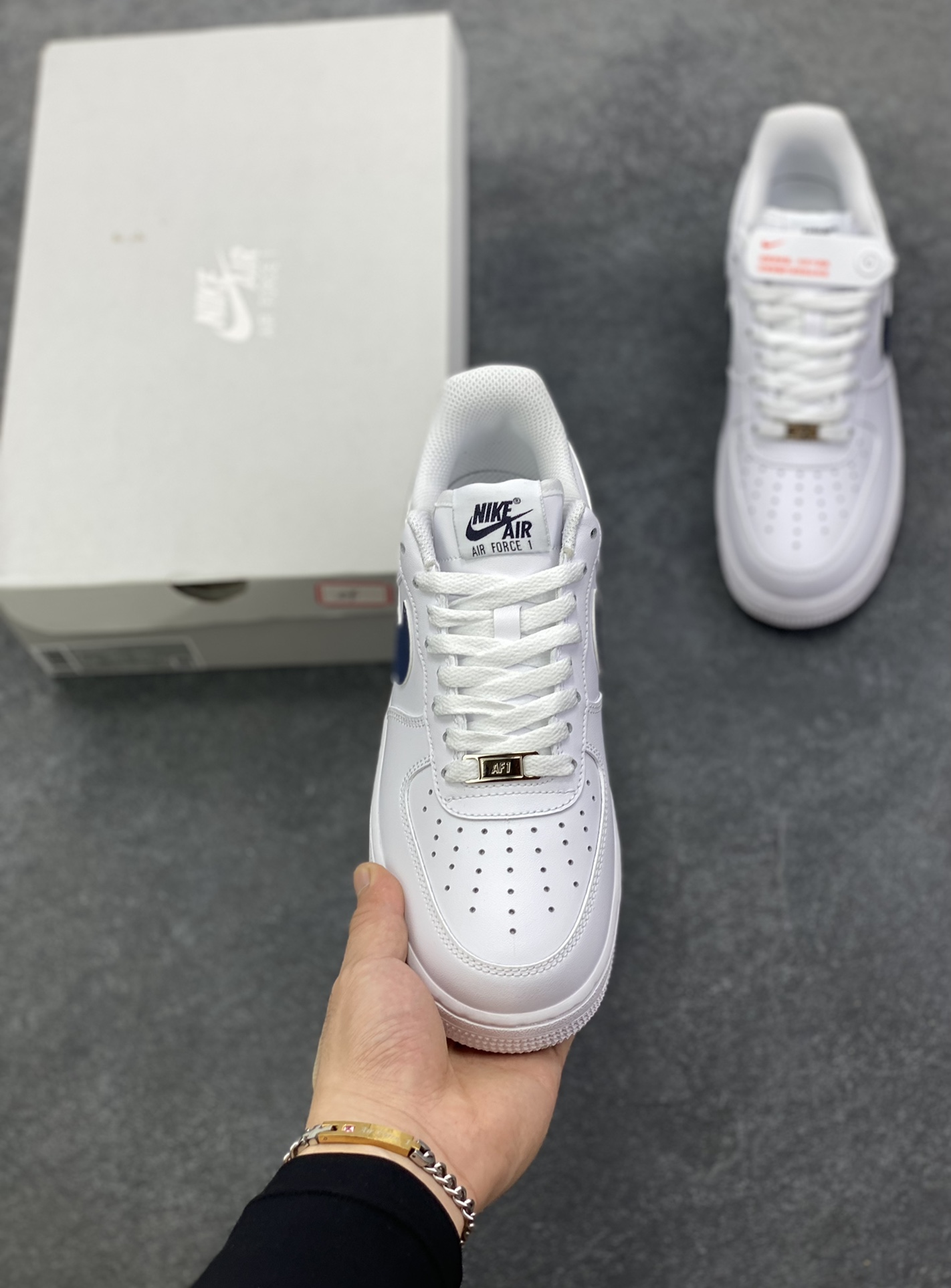 图片[2]-Nike Air Force 1 Low 白深蓝 空军一号低帮运动休闲板鞋 原楦头原纸板 打造纯正空军版型 专注外贸渠道 全掌内置蜂窝气垫 原盒配件 原厂中底钢印、拉帮完美 货号：FJ4146-119 尺码：36 36.5 37.5 38 38.5 39 40 40.5 41 42 42.5 43 44 44.5 45-选品中心