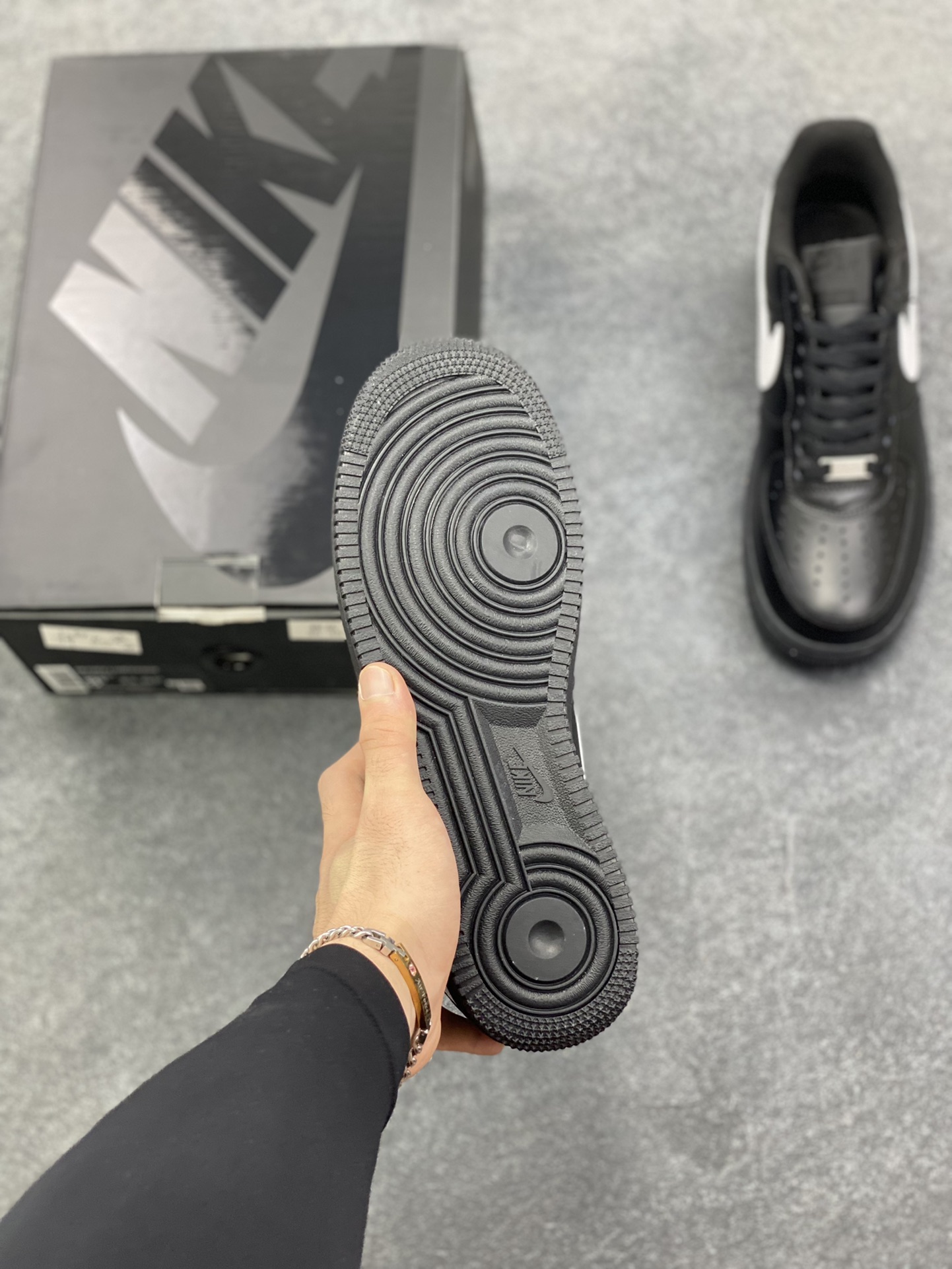 图片[5]-Nike Air Force 1 Low Supreme联名 空军一号低帮运动休闲板鞋 原楦头原纸板 打造纯正空军版型 专注外贸渠道 全掌内置蜂窝气垫 原盒配件 原厂中底钢印、拉帮完美 货号：CU9225-002 尺码：36 36.5 37.5 38 38.5 39 40 40.5 41 42 42.5 43 44 44.5 45-选品中心