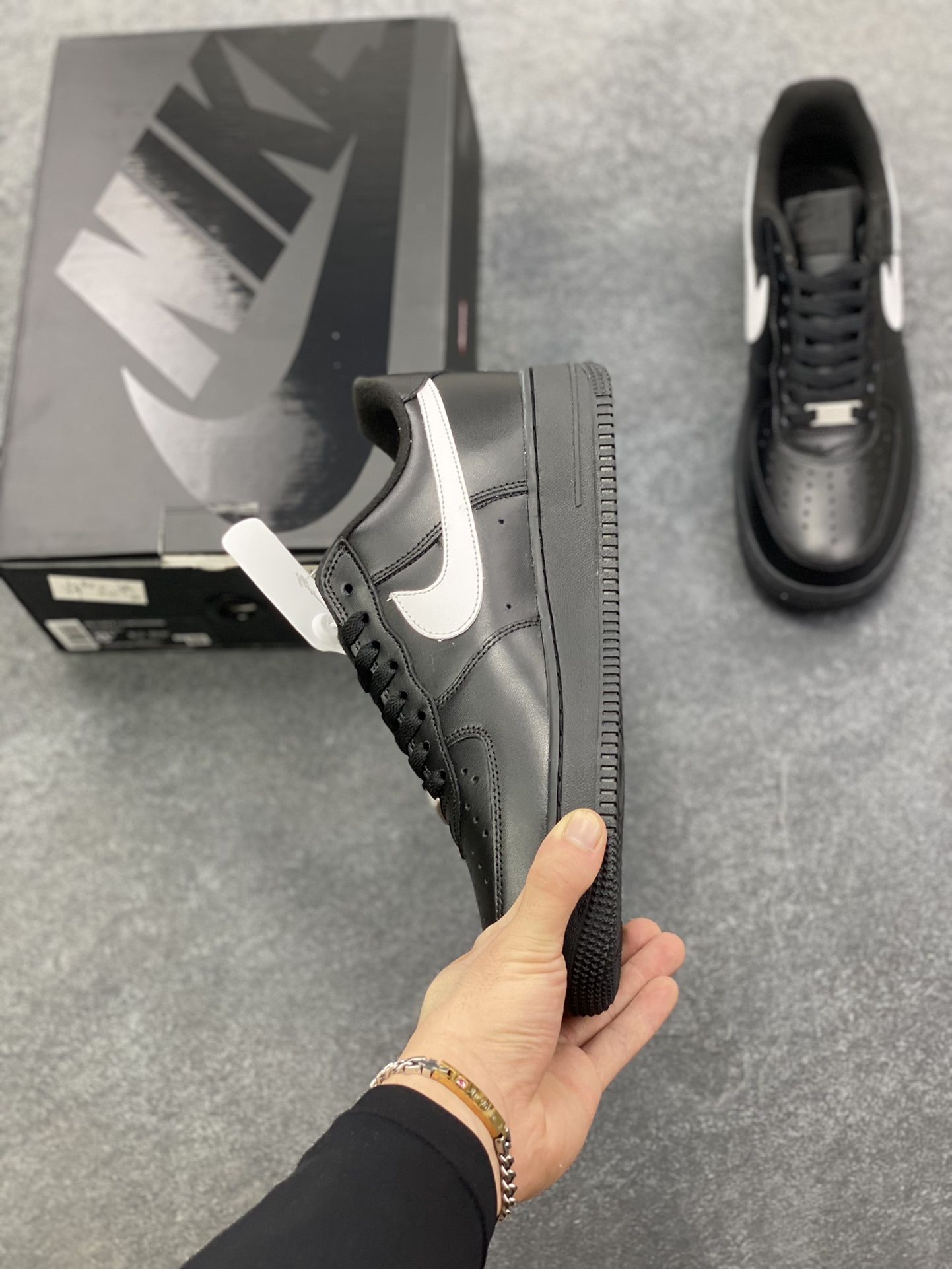 图片[3]-Nike Air Force 1 Low Supreme联名 空军一号低帮运动休闲板鞋 原楦头原纸板 打造纯正空军版型 专注外贸渠道 全掌内置蜂窝气垫 原盒配件 原厂中底钢印、拉帮完美 货号：CU9225-002 尺码：36 36.5 37.5 38 38.5 39 40 40.5 41 42 42.5 43 44 44.5 45-选品中心