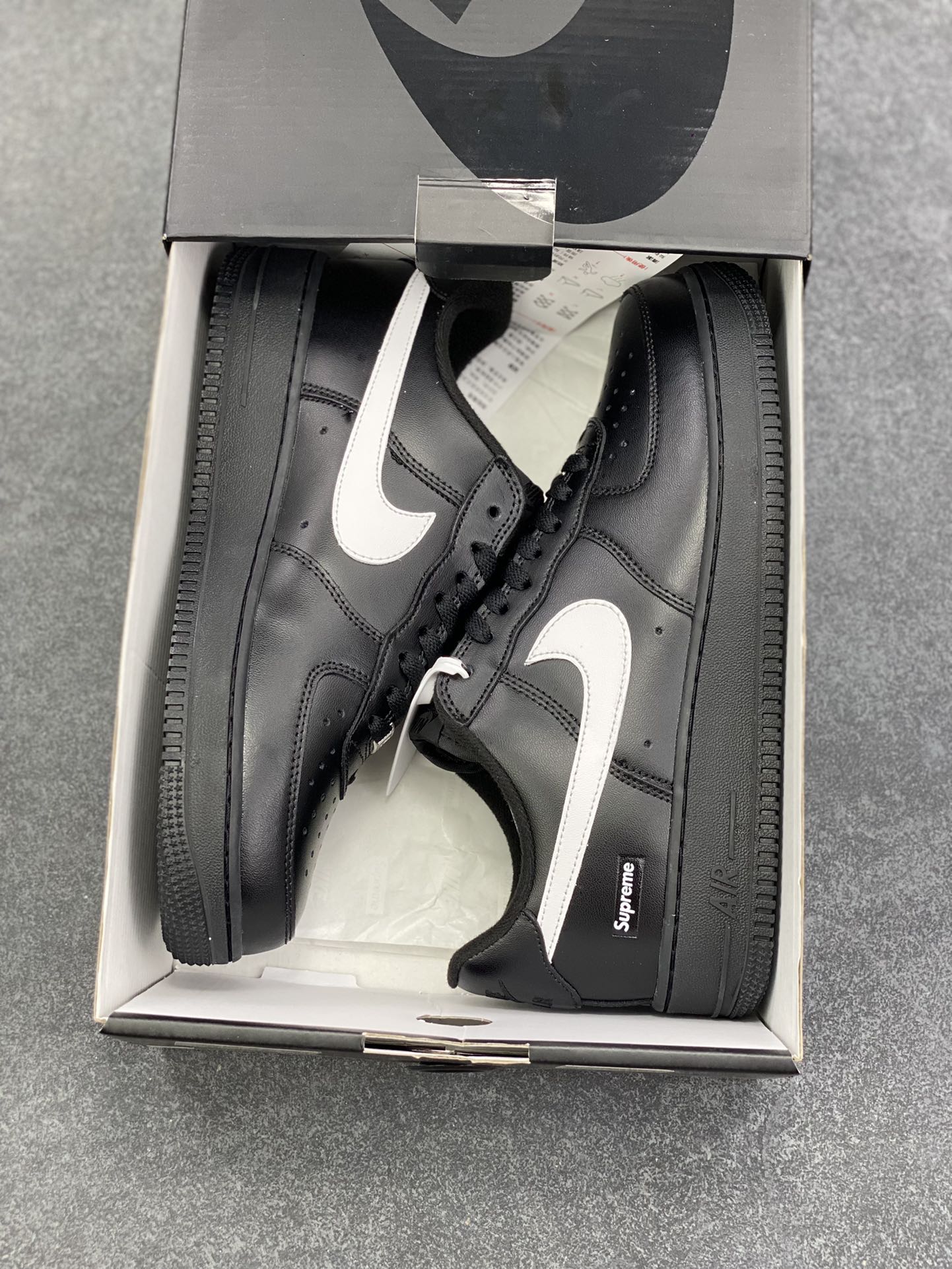 图片[9]-Nike Air Force 1 Low Supreme联名 空军一号低帮运动休闲板鞋 原楦头原纸板 打造纯正空军版型 专注外贸渠道 全掌内置蜂窝气垫 原盒配件 原厂中底钢印、拉帮完美 货号：CU9225-002 尺码：36 36.5 37.5 38 38.5 39 40 40.5 41 42 42.5 43 44 44.5 45-选品中心