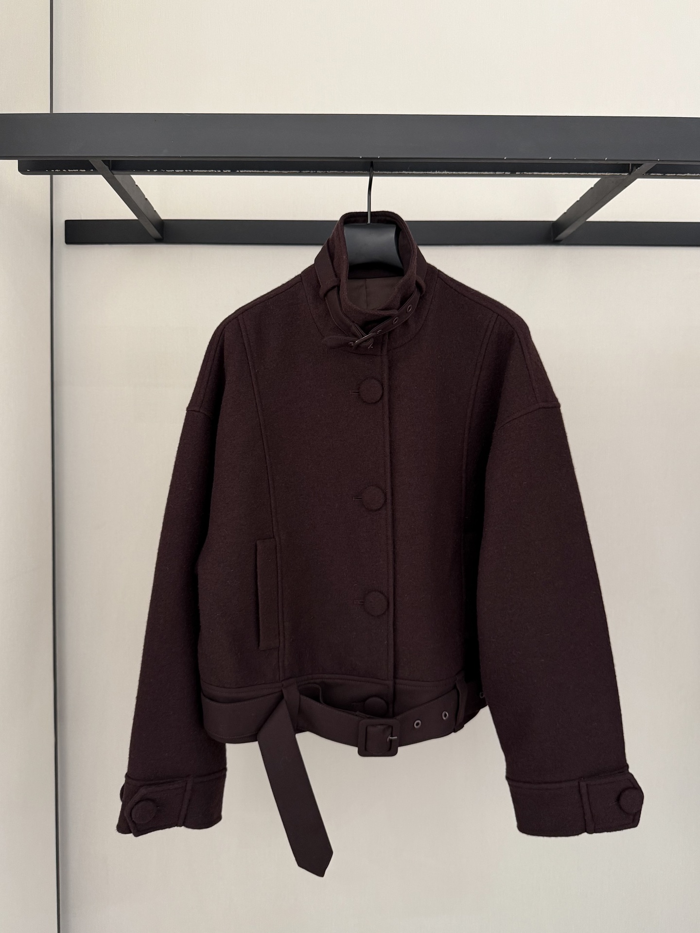 NO:638225,prada#25 new berry red wool jacket. Ancora red collides with multiple complementary colors, harmonious and elegant. The wool is crisp and warm, interpreting relaxed and sophisticated femininity size36-38-40, Prada-clothing, prada, prada, jackets & coats, alexander wang19860909prada#25 新款浆果红羊毛外套 安可拉红与多重互补色系碰撞,融洽优雅 毛呢挺括温暖,演绎松弛而练达的女性气质 size36-38-40,普拉达-服装,prada,prada,jackets & coats,alexander wang,Women's clothing