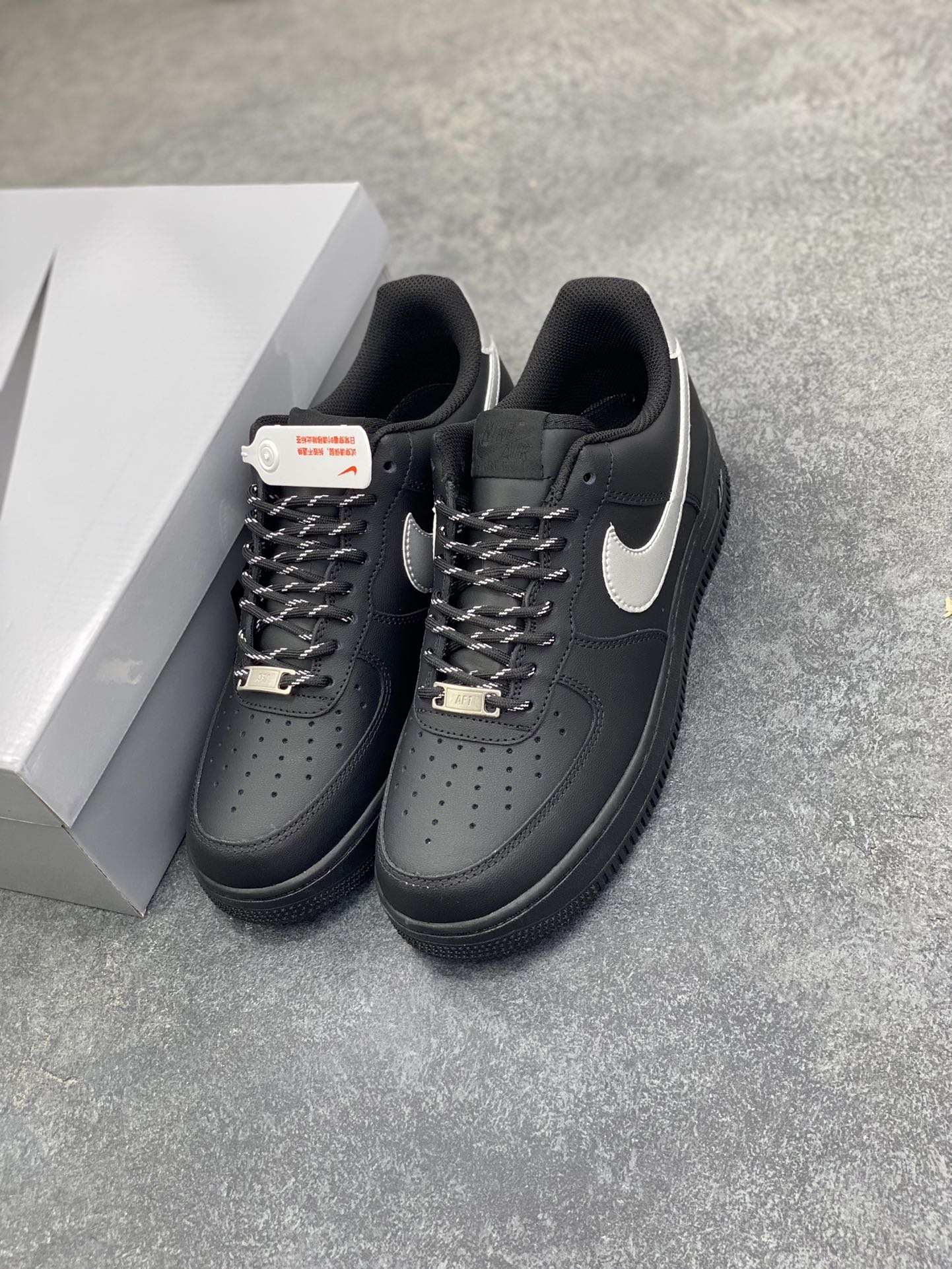 图片[8]-Nike Air Force 1 Low’07 黑银武士 空军一号低帮休闲板鞋 定制皮料 定制鞋盒 原楦原纸板 纯正空军版型 内置全掌气垫 货号：ZH0316-125 尺码：36 36.5 37.5 38 38.5 39 40 40.5 41 42 42.5 43 44 44.5 45-选品中心