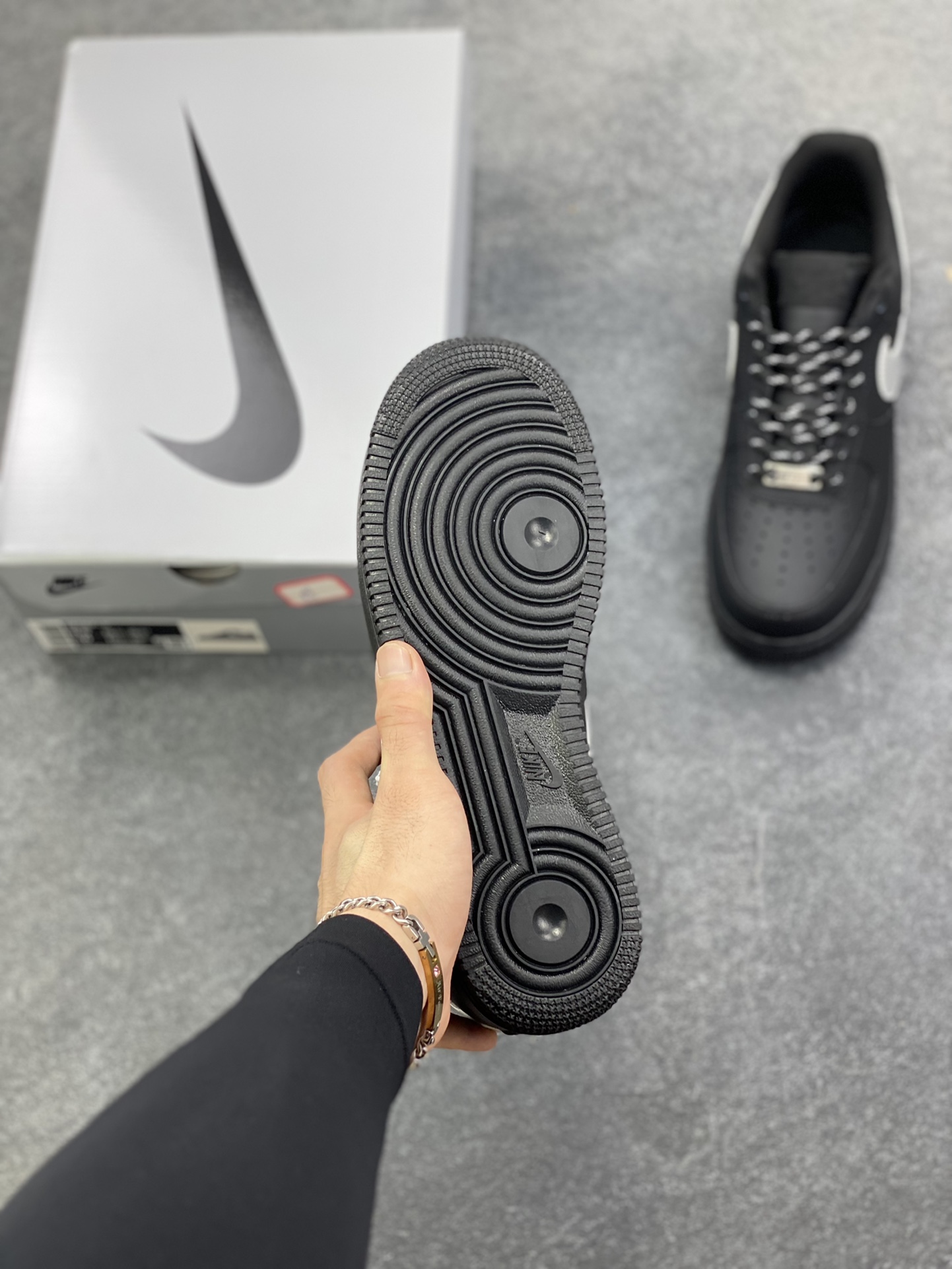 图片[5]-Nike Air Force 1 Low’07 黑银武士 空军一号低帮休闲板鞋 定制皮料 定制鞋盒 原楦原纸板 纯正空军版型 内置全掌气垫 货号：ZH0316-125 尺码：36 36.5 37.5 38 38.5 39 40 40.5 41 42 42.5 43 44 44.5 45-选品中心