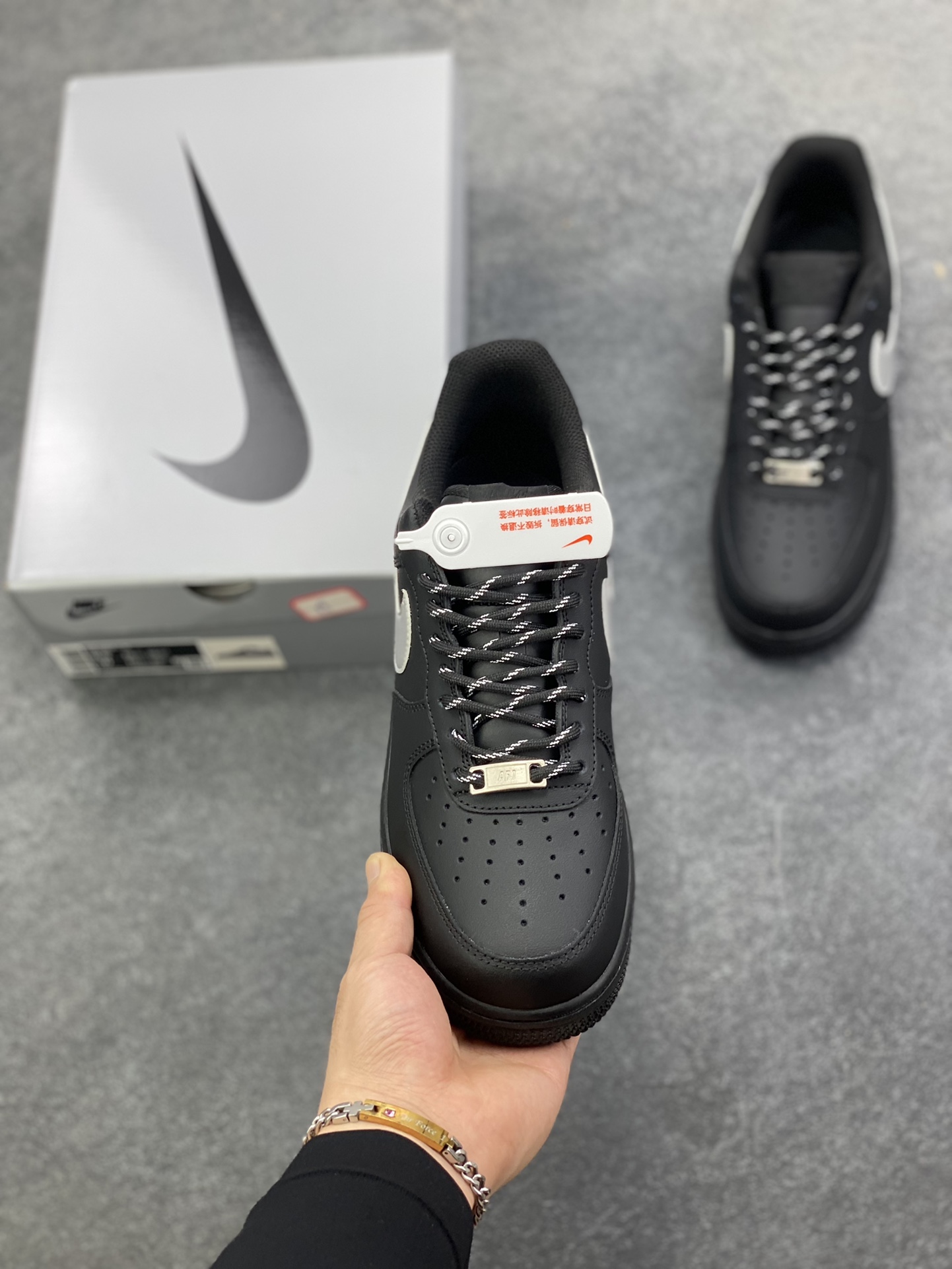 图片[2]-Nike Air Force 1 Low’07 黑银武士 空军一号低帮休闲板鞋 定制皮料 定制鞋盒 原楦原纸板 纯正空军版型 内置全掌气垫 货号：ZH0316-125 尺码：36 36.5 37.5 38 38.5 39 40 40.5 41 42 42.5 43 44 44.5 45-选品中心