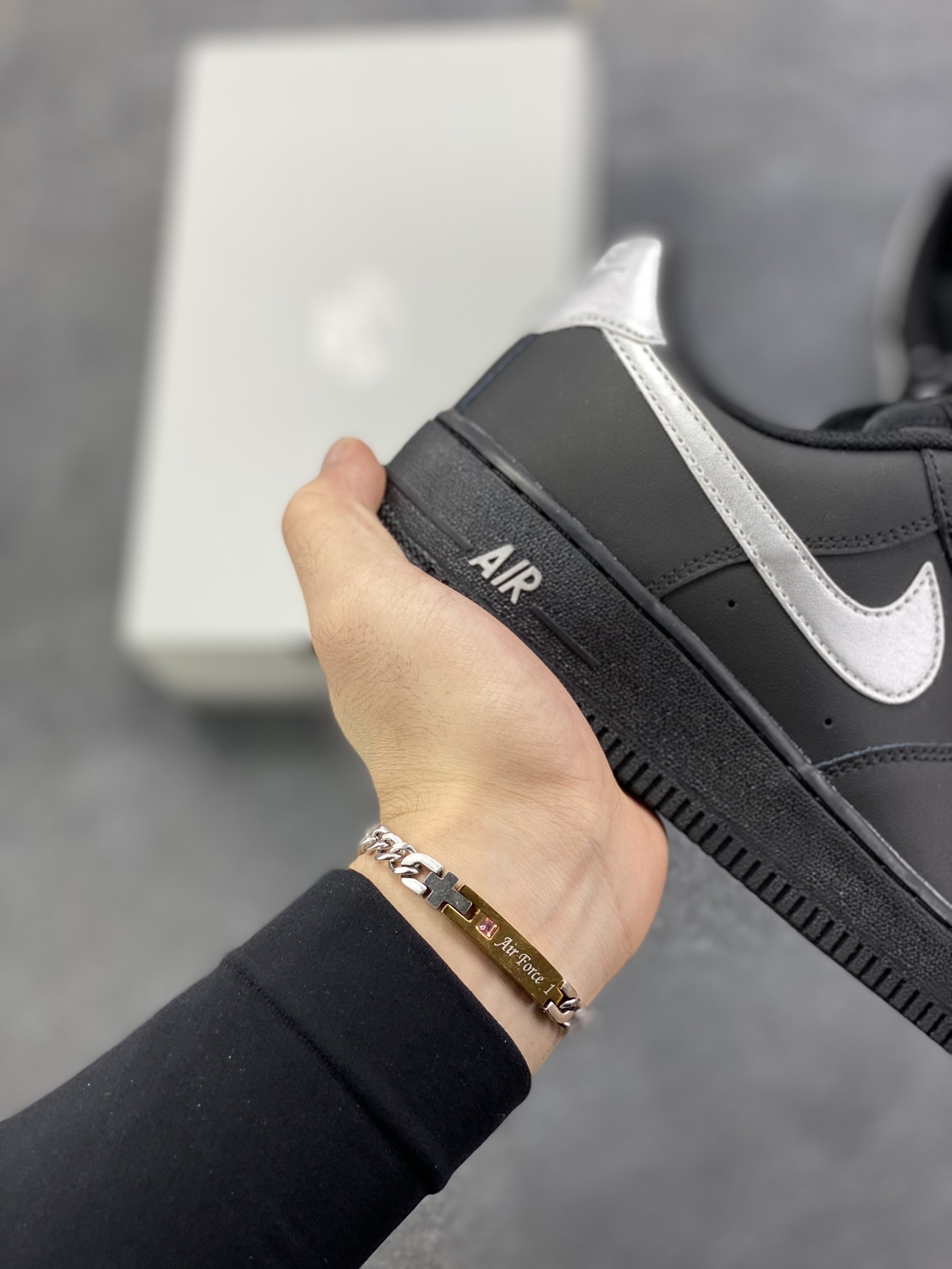 图片[6]-Nike Air Force 1 Low 黑银勾 空军一号低帮运动休闲板鞋 原楦头原纸板 打造纯正空军版型 专注外贸渠道 全掌内置蜂窝气垫 原盒配件 原厂中底钢印、拉帮完美 货号：FV5951-001 尺码：35.5 36 36.5 37.5 38 38.5 39 40 40.5 41 42 42.5 43 44 44.5 45 46-选品中心