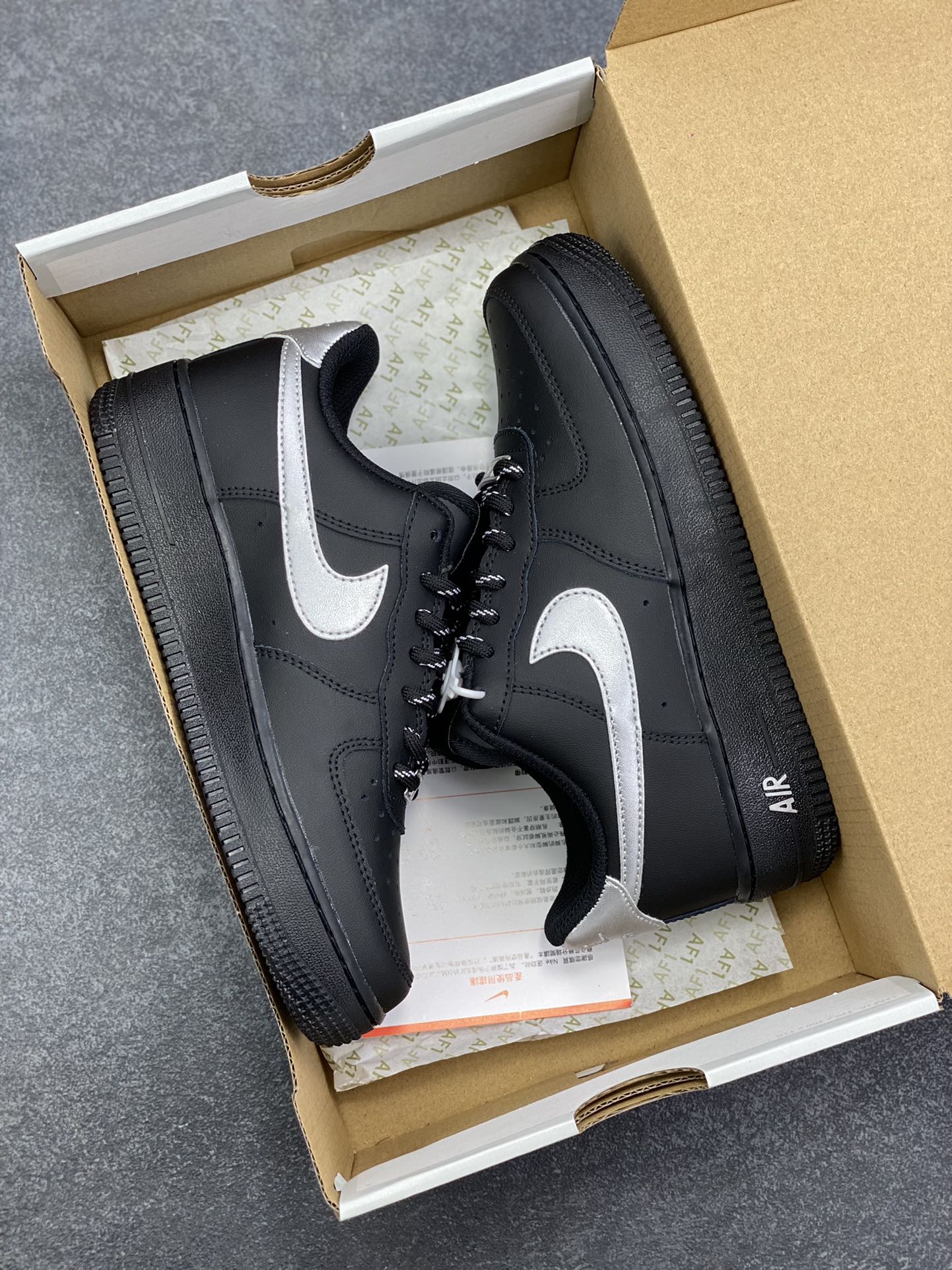 图片[9]-Nike Air Force 1 Low 黑银勾 空军一号低帮运动休闲板鞋 原楦头原纸板 打造纯正空军版型 专注外贸渠道 全掌内置蜂窝气垫 原盒配件 原厂中底钢印、拉帮完美 货号：FV5951-001 尺码：35.5 36 36.5 37.5 38 38.5 39 40 40.5 41 42 42.5 43 44 44.5 45 46-选品中心