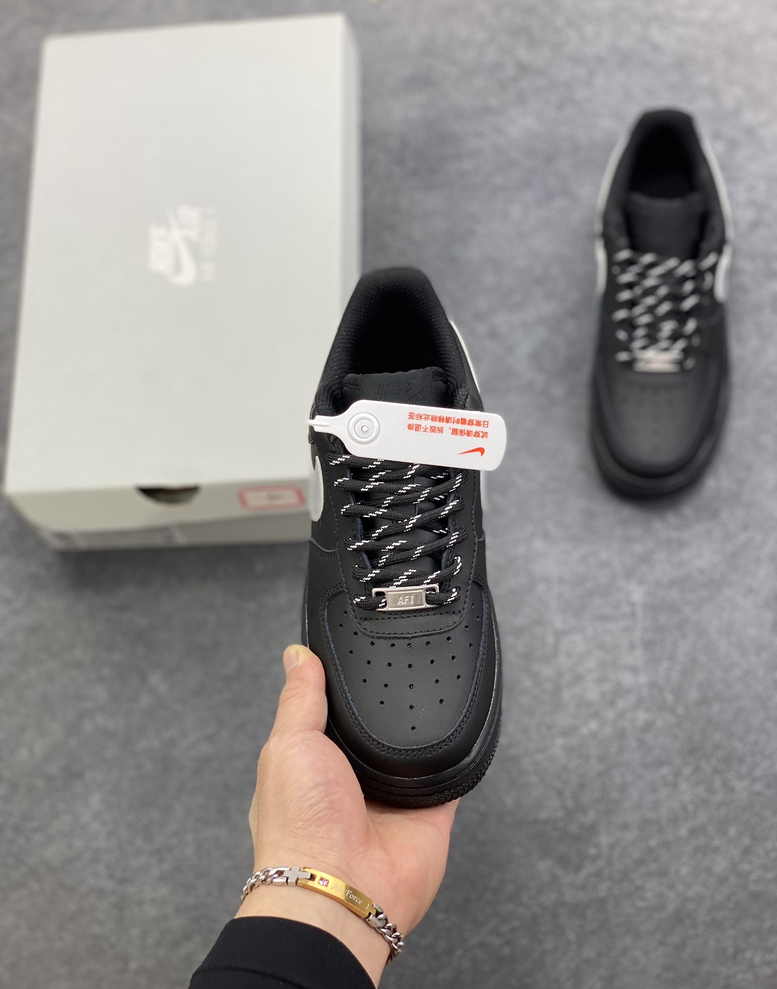 图片[2]-Nike Air Force 1 Low 黑银勾 空军一号低帮运动休闲板鞋 原楦头原纸板 打造纯正空军版型 专注外贸渠道 全掌内置蜂窝气垫 原盒配件 原厂中底钢印、拉帮完美 货号：FV5951-001 尺码：35.5 36 36.5 37.5 38 38.5 39 40 40.5 41 42 42.5 43 44 44.5 45 46-选品中心