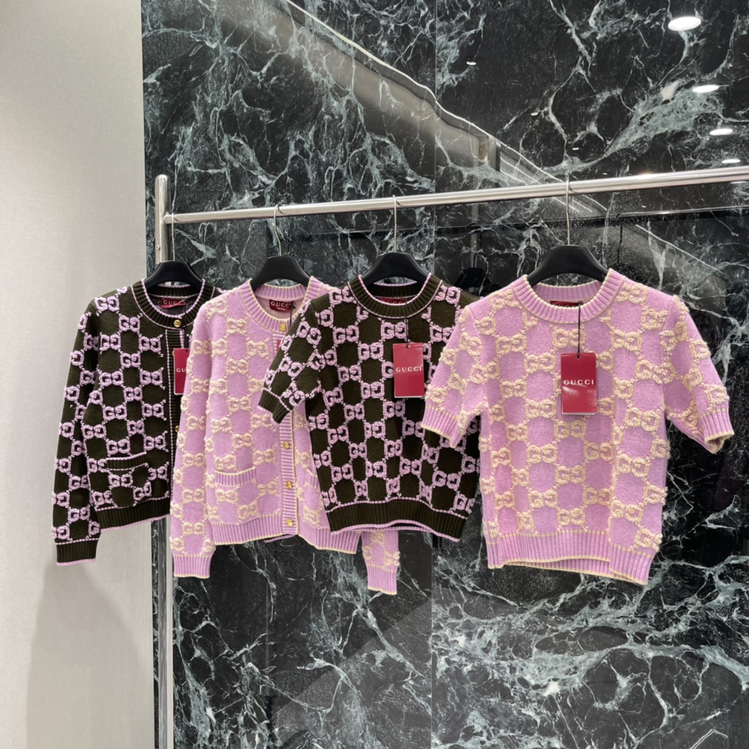 G家 圆领提花针织短袖 圆领针织短袖版型成衣以条纹螺纹包边收窄 设计保持统一调性整体造型高级挺括 大身通