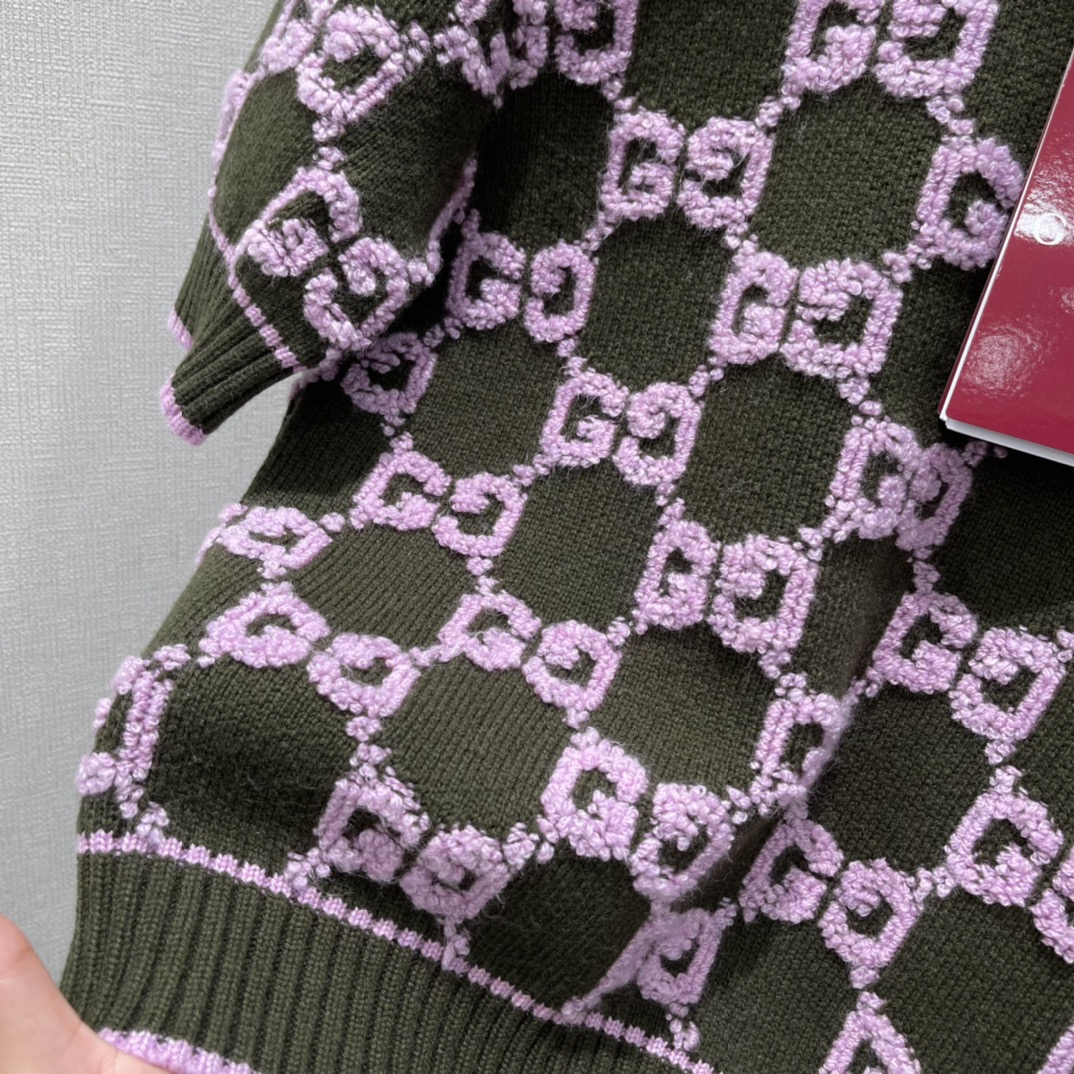 G家 圆领提花针织短袖 圆领针织短袖版型成衣以条纹螺纹包边收窄 设计保持统一调性整体造型高级挺括 大身通