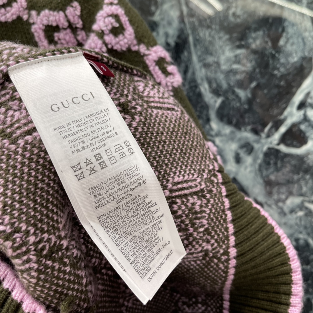 G家 圆领提花针织短袖 圆领针织短袖版型成衣以条纹螺纹包边收窄 设计保持统一调性整体造型高级挺括 大身通