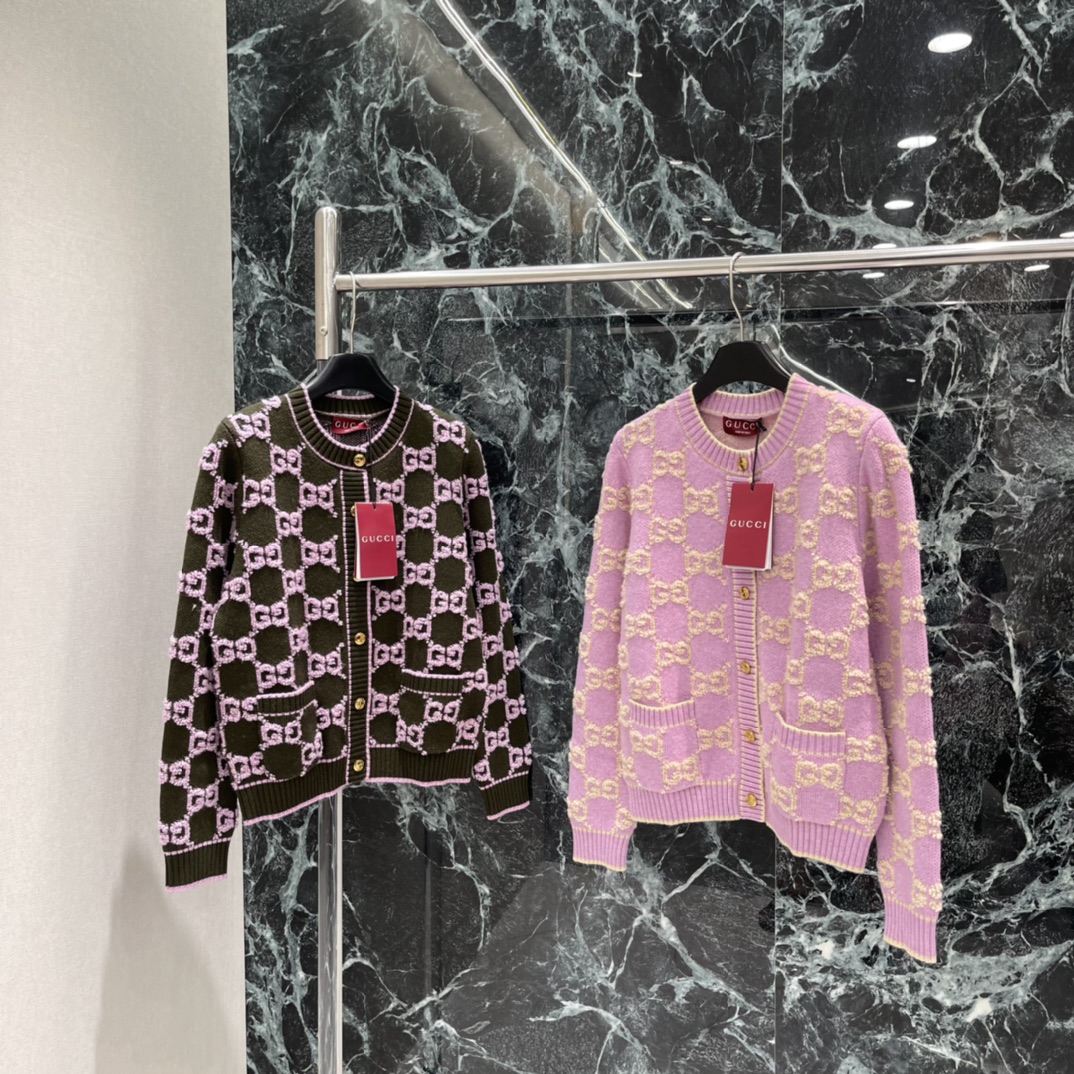 G家 圆领提花针织开衫 圆领针织短袖版型成衣以条纹螺纹包边收窄 设计保持统一调性整体造型高级挺括 大身通