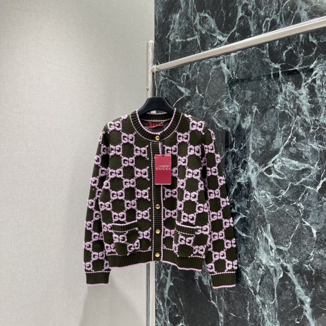 G家 圆领提花针织开衫 圆领针织短袖版型成衣以条纹螺纹包边收窄 设计保持统一调性整体造型高级挺括 大身通