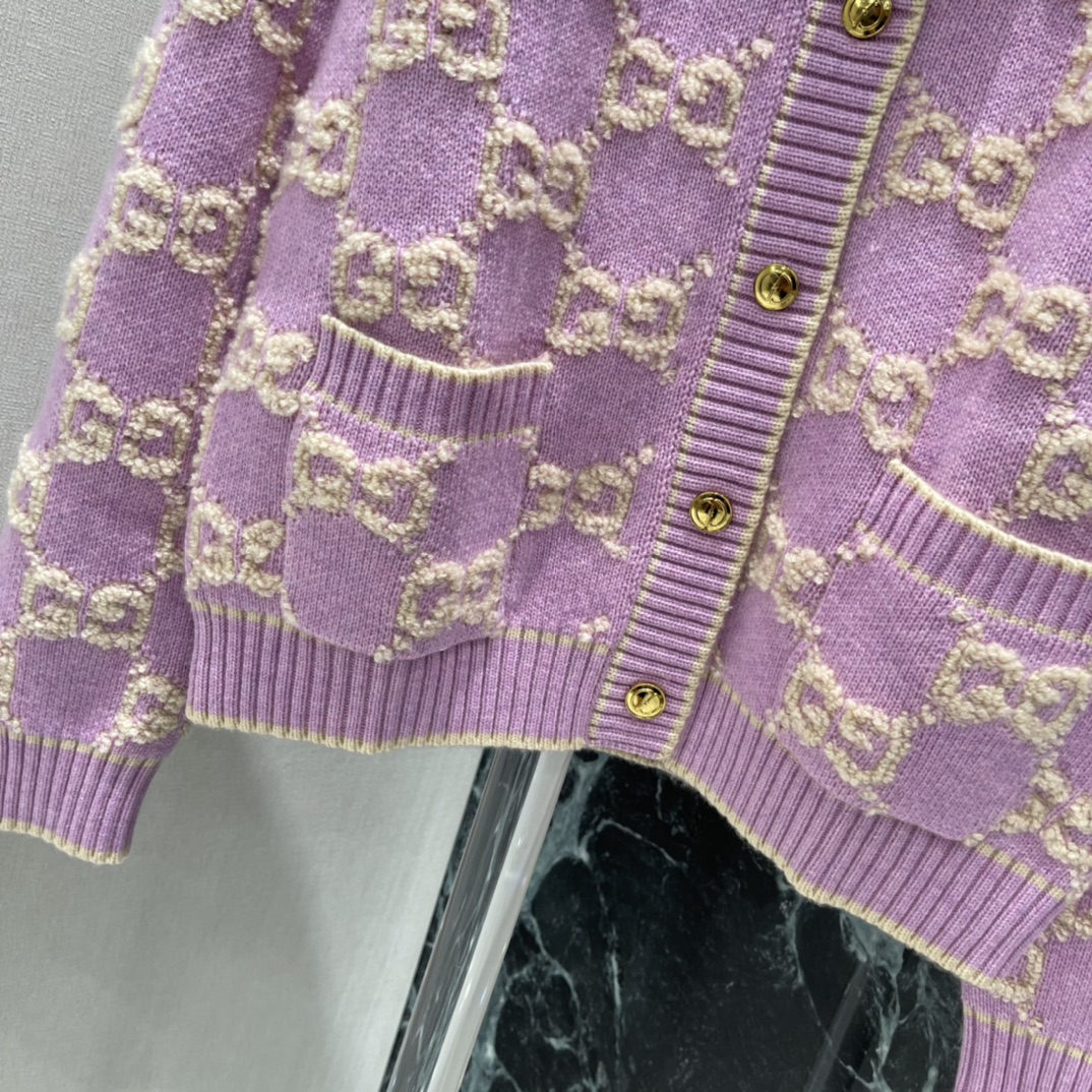 G家 圆领提花针织开衫 圆领针织短袖版型成衣以条纹螺纹包边收窄 设计保持统一调性整体造型高级挺括 大身通