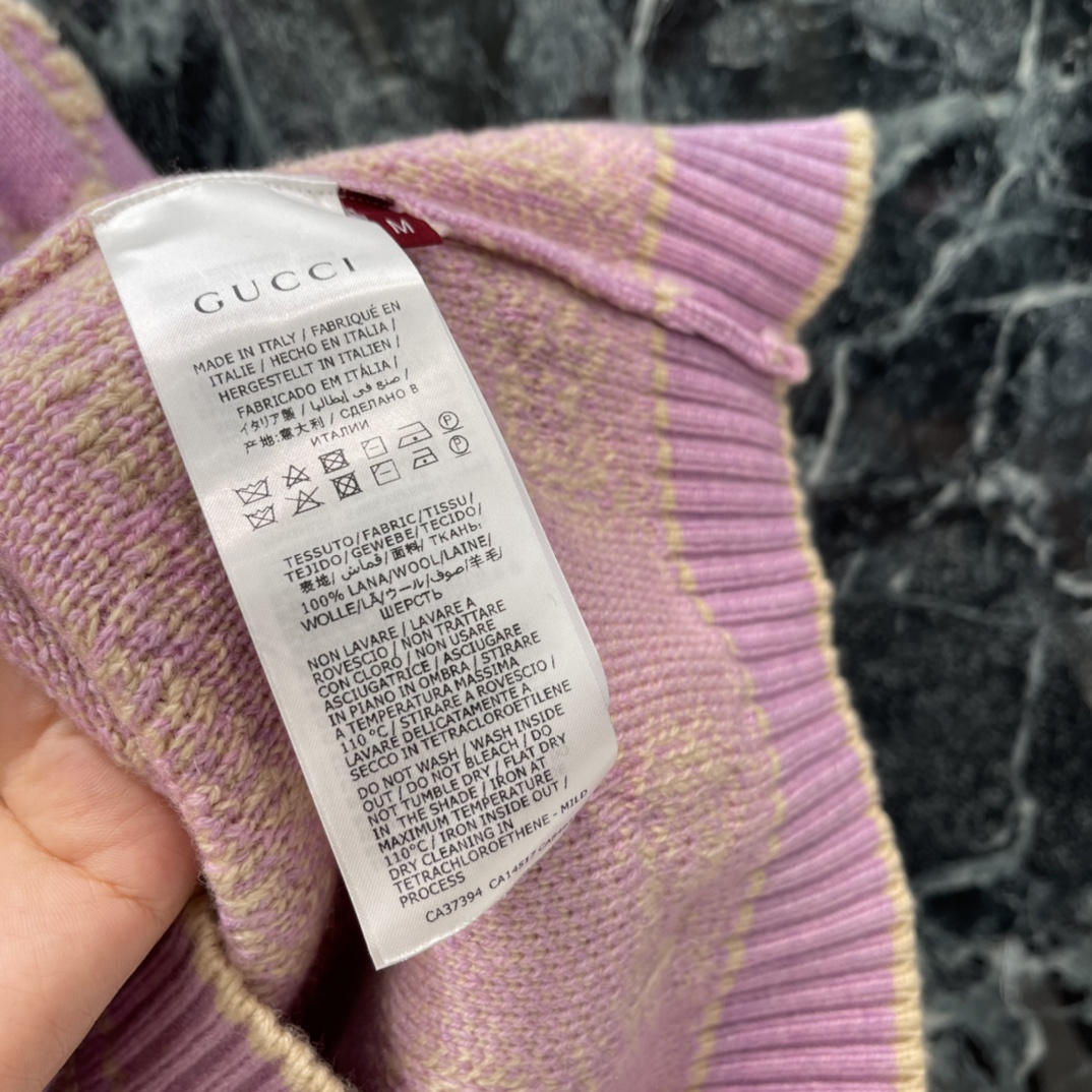 G家 圆领提花针织开衫 圆领针织短袖版型成衣以条纹螺纹包边收窄 设计保持统一调性整体造型高级挺括 大身通