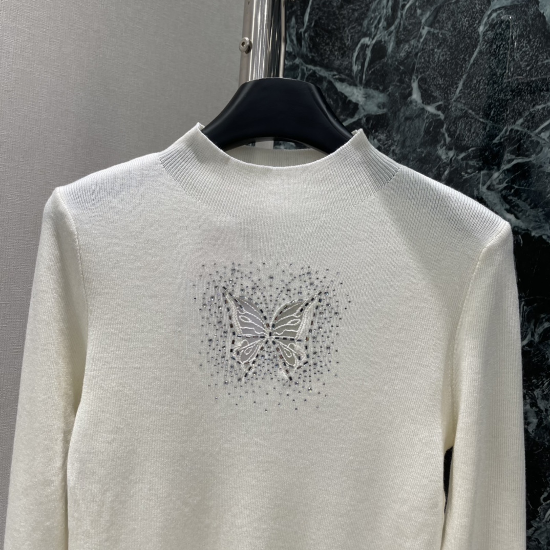 Ｄ家 25秋冬新款 蝴蝶刺绣针织衫 胸前都有闪亮蝴蝶图案通体平纹针织纹理 搭配弹性十足的面料贴合身型更显