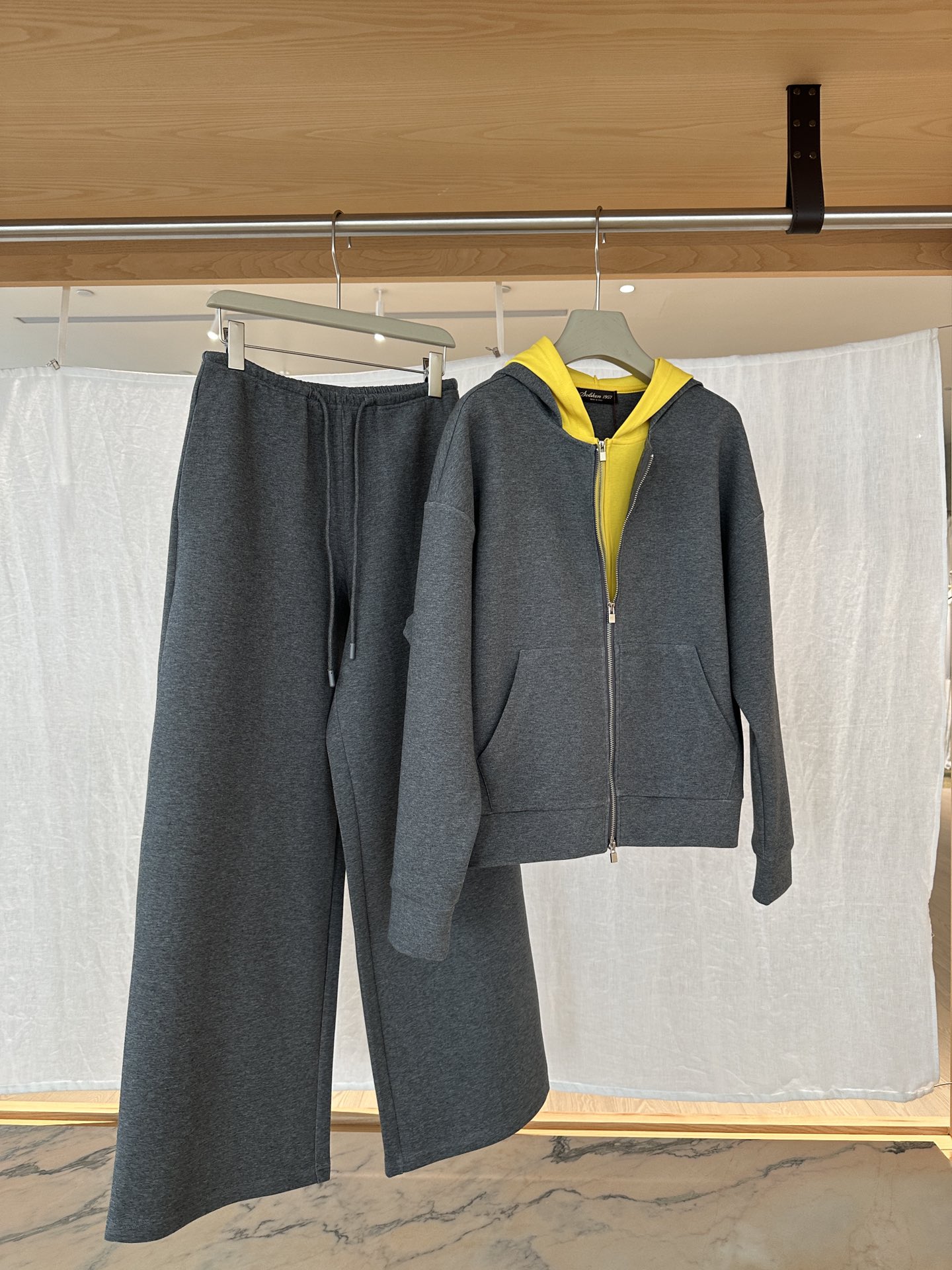 NO:568145,YS | NEW ARRIVALS! Thickened fabric double-layer design sports suit PSML,,alexander wang19860909YS ｜ NEW ARRIVALS! 加厚面料双层设计运动套装 PSML,,alexander wang,Women's clothing