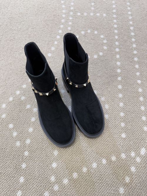 Valentino Garavani Black Leather Studded Ankle Boots, Size 35-40 1 Valentino Garavani Black Leather Studded Ankle Boots, Size 35-40