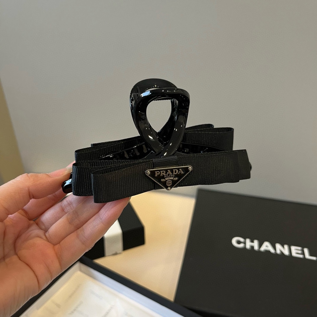 NO:555229,PRADA Prada hairpins, hairpins, prada, prada, hairpins19860909PRADA普拉达发夹发夹,发夹,prada,prada,hairpins,accessory