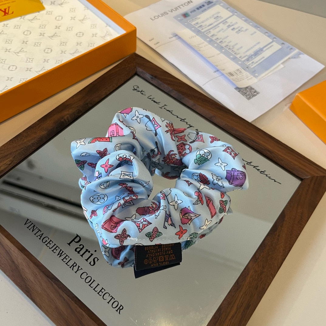 NO:555246,lv Louis Vuitton new hair tie hairpins, hairpins, louis vuitton, louis vuitton, hairpins19860909lv路易威登新款发圈发夹,发夹,louis vuitton,louis vuitton,hairpins,accessory