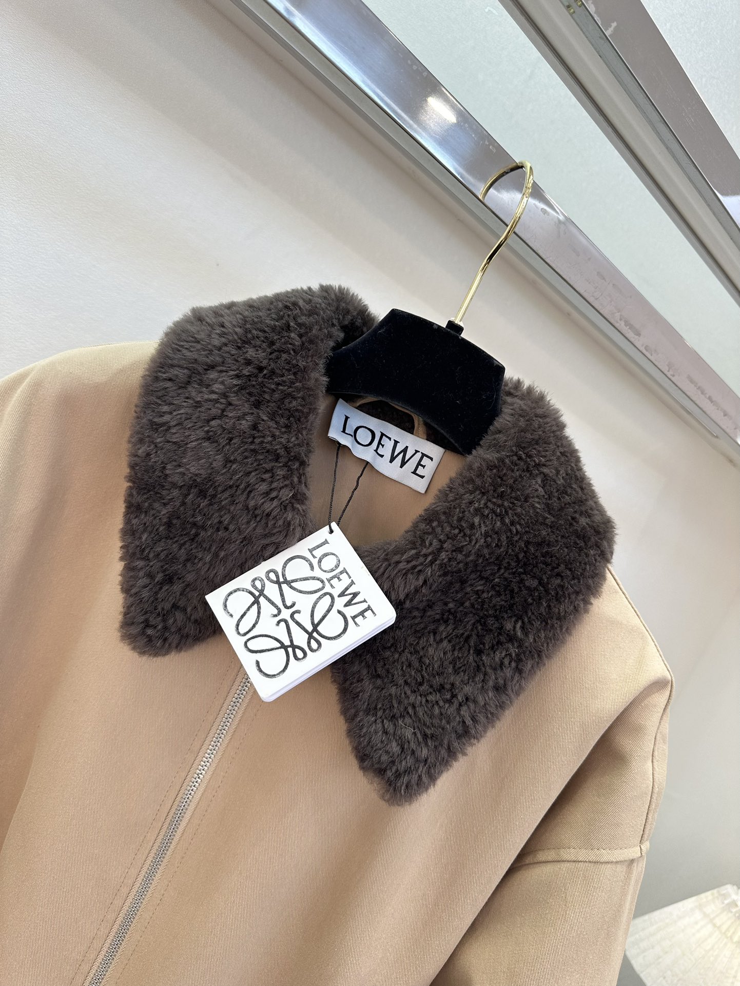 25 F 罗意威冬季新品 拼接托斯卡纳小翻领，内里填充太空棉材质 进口棉质冲锋面料 防风和保暖性都很强 