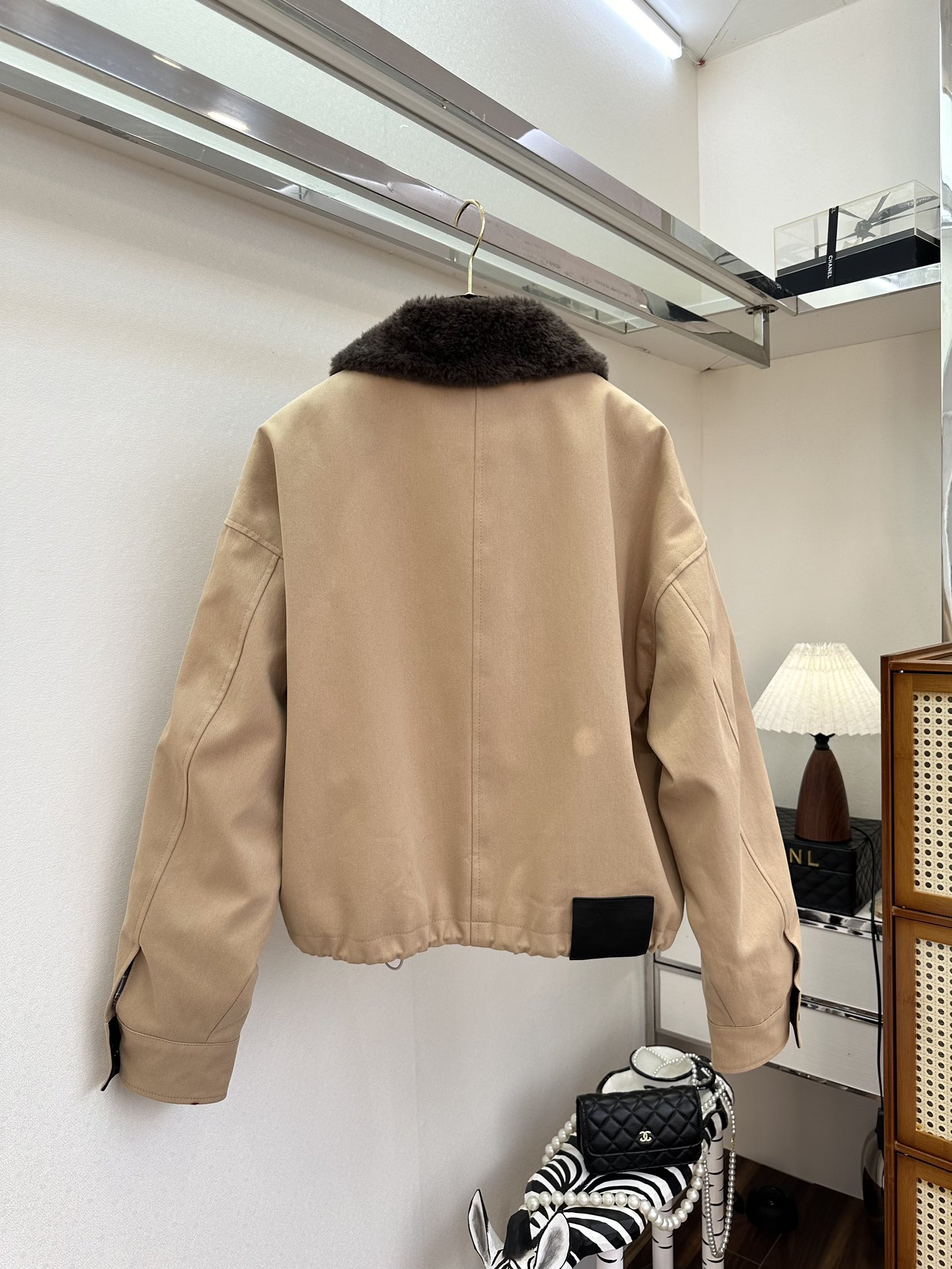 25 F 罗意威冬季新品 拼接托斯卡纳小翻领，内里填充太空棉材质 进口棉质冲锋面料 防风和保暖性都很强 