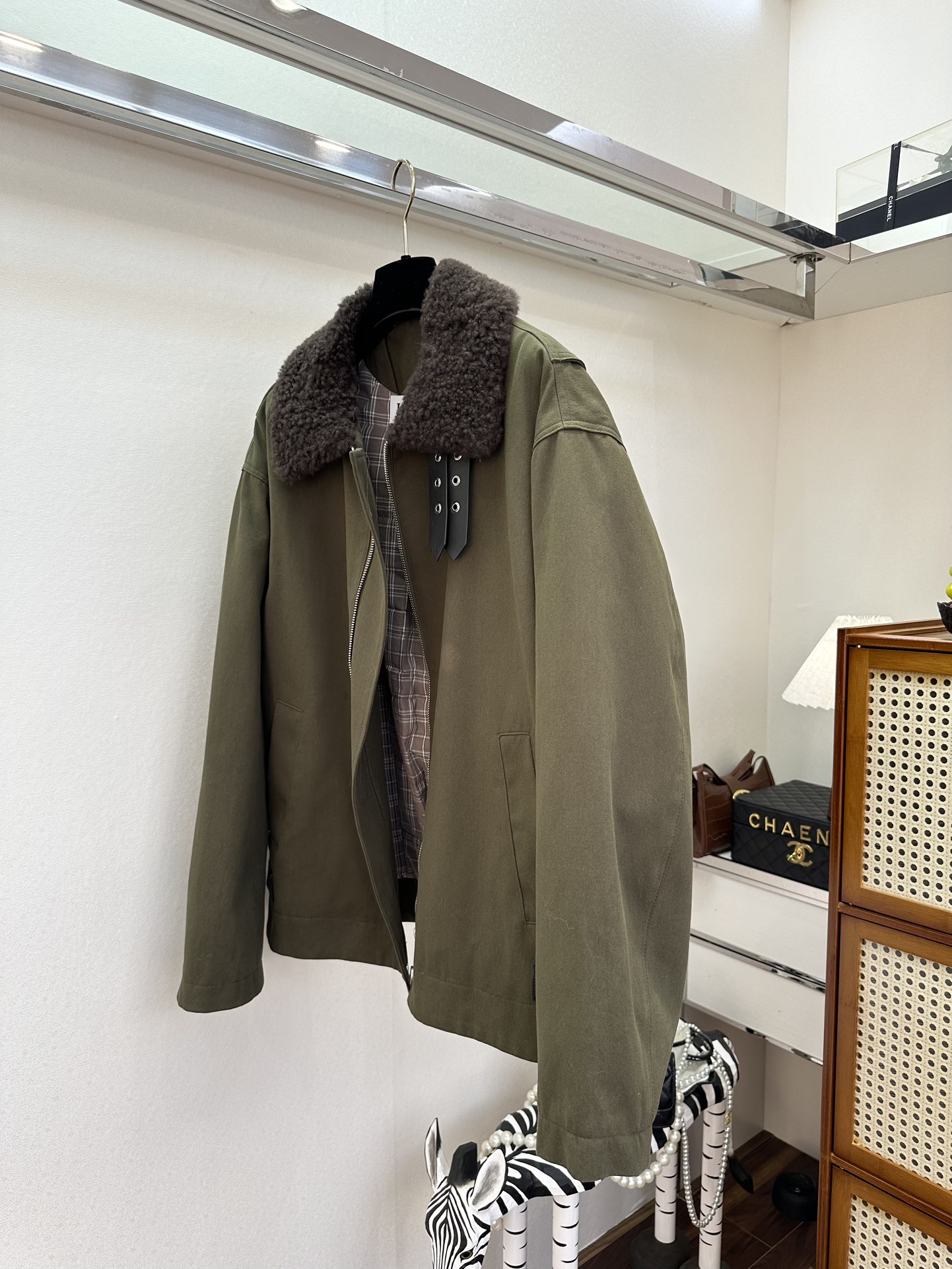 25 F 罗意威冬季新品 拼接托斯卡纳小翻领，内里填充太空棉材质 进口棉质冲锋面料 防风和保暖性都很强 