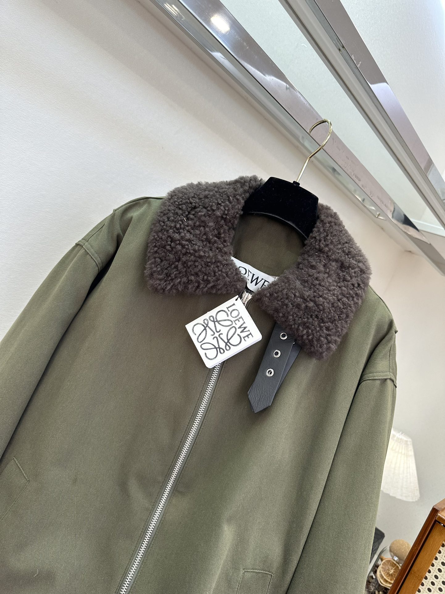 25 F 罗意威冬季新品 拼接托斯卡纳小翻领，内里填充太空棉材质 进口棉质冲锋面料 防风和保暖性都很强 