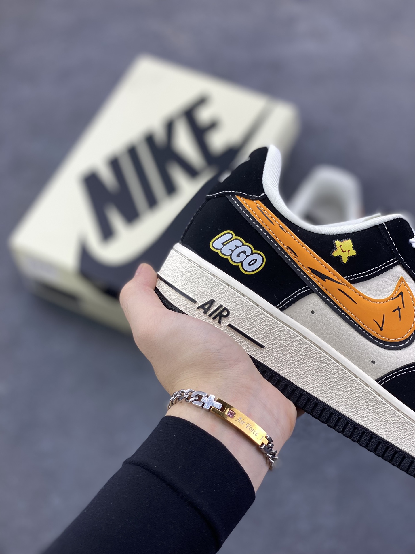 图片[6]-NIke Air Force 1 \’07 Low “黑黄双勾”空军一号 低帮 运动鞋 休闲鞋 折边针车 工艺难度大 原楦头原纸板 原装鞋盒 定制五金配件 内置全掌气垫 原厂鞋底 货号：DD1982-311 尺码：36 36.5 37.5 38 38.5 39 40 40.5 41 42 42.5 43 44 44.5 45-选品中心