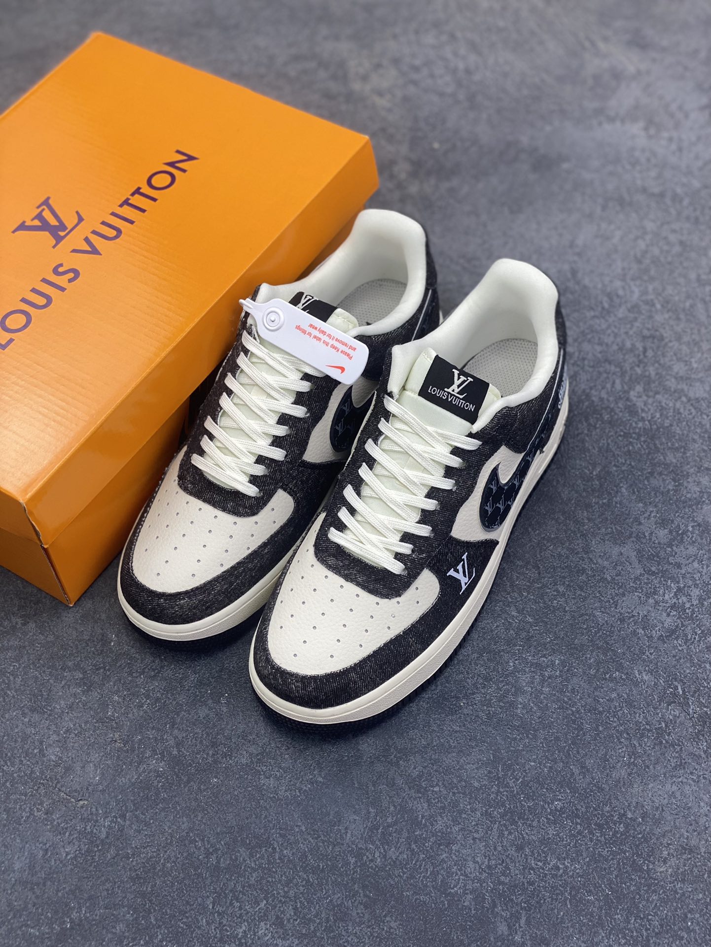 图片[8]-NIke Air Force 1 \’07 Low LV联名–米黑牛仔 空军一号低帮 运动鞋 休闲鞋 折边针车 工艺难度大 原楦头原纸板 高级牛仔 高端定制鞋盒 原厂鞋底 超高清洁度 细节完美 货号：DX1888-097 尺码：36 36.5 37.5 38 38.5 39 40 40.5 41 42 42.5 43 44 44.5 45-选品中心