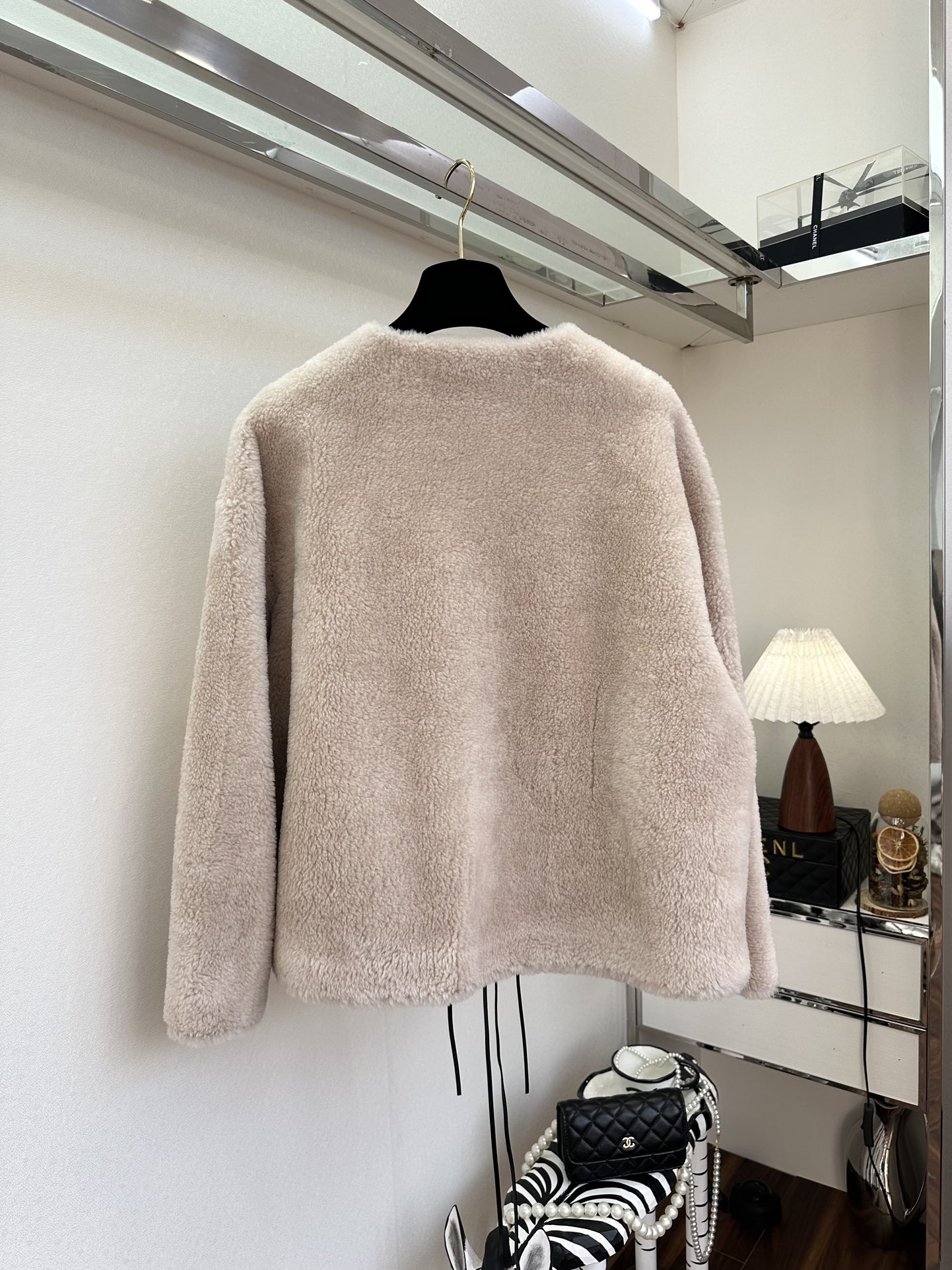 25 F 赛琳泰迪熊颗粒羊毛 圆领韩版外套 进口的颗粒羊毛 底皮做了复合处理 更加柔软舒适 毛绒绒的好温