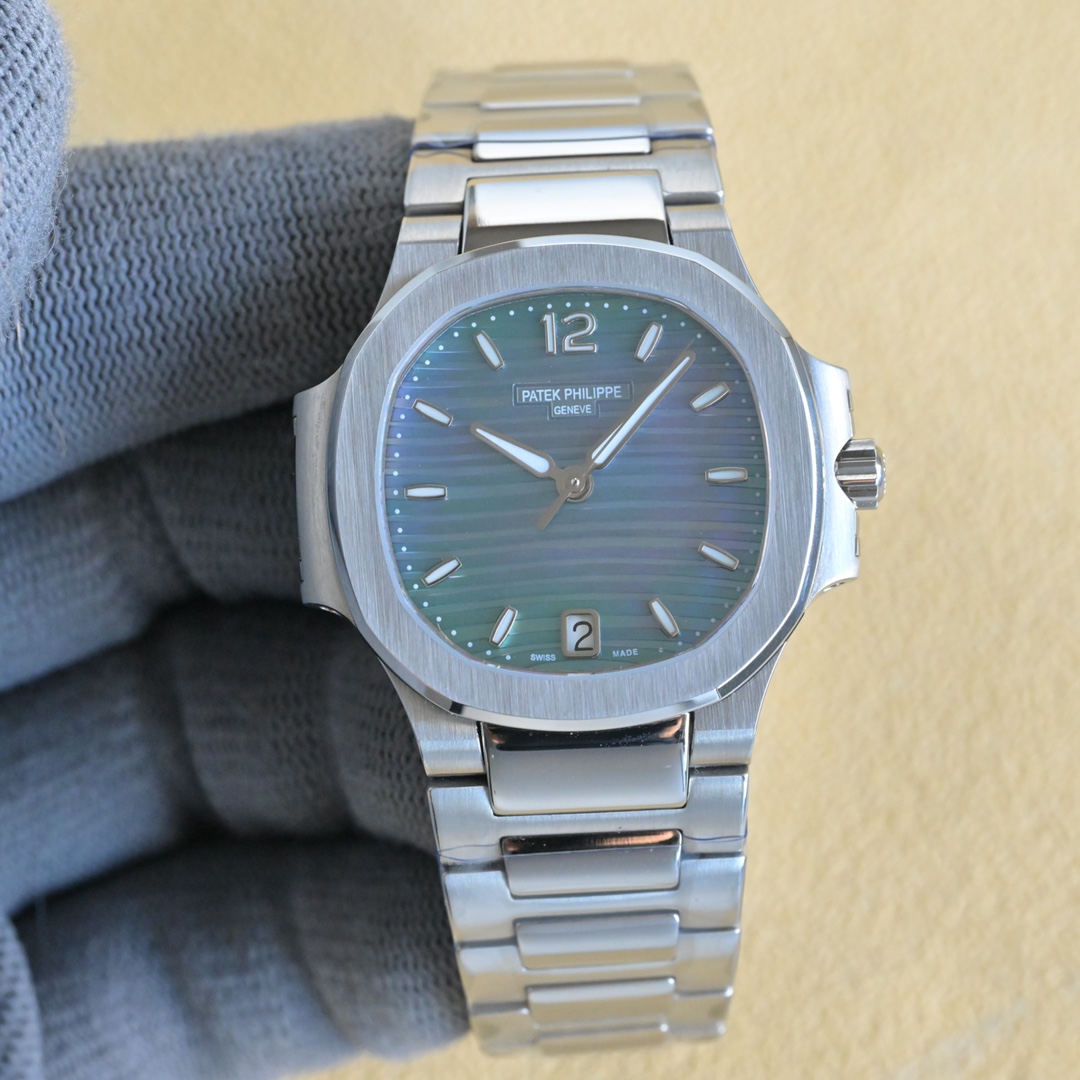 NO:552899,Aperture Diamond 50 PP Patek Philippe Women's Nautilus/1A - Customized gradient blue mother-of-pearl dial Water ripples Thickness 8.6mm Synchronized official movement Caliber 9015 modified to cal.324 with non-stop seconds,,patek philippe19860909光圈 钻50 PP 百达翡丽  女款鹦鹉螺/1A- 定制渐变蓝贝母盘面 水波纹 厚度8.6mm同步官方 机芯9015改cal.324调时不停秒,,patek philippe,Watch