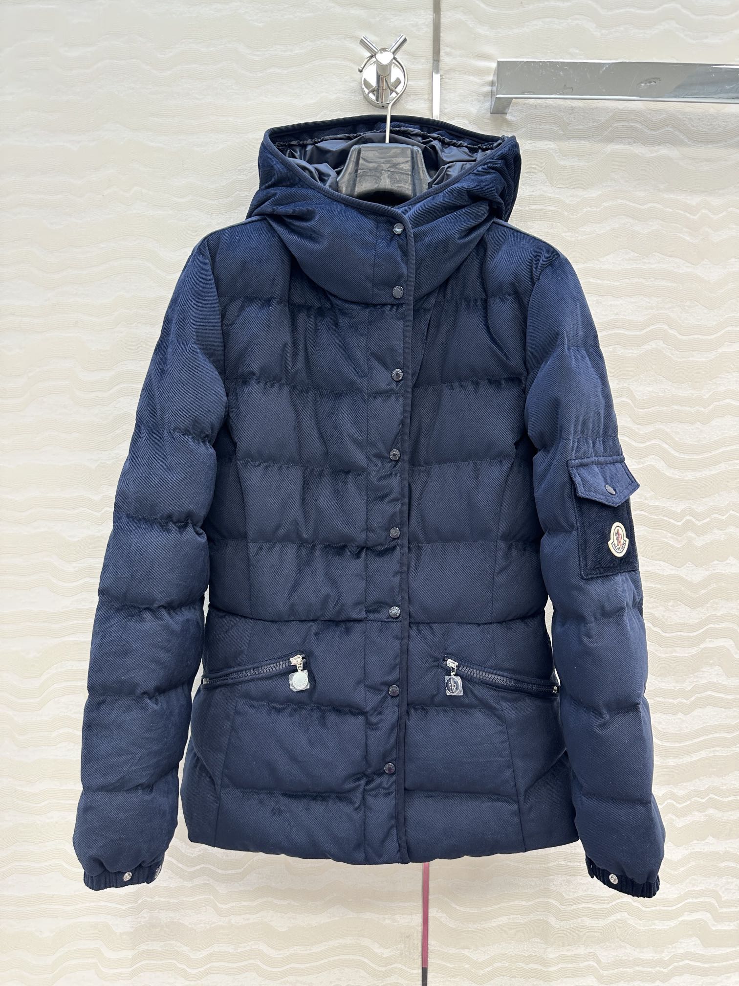 羽绒服主推款❤️原单品质Mo秋冬必入宝石蓝Barante小蛮腰腰羽绒服！原版定制进口丝绒面料质感柔软细腻