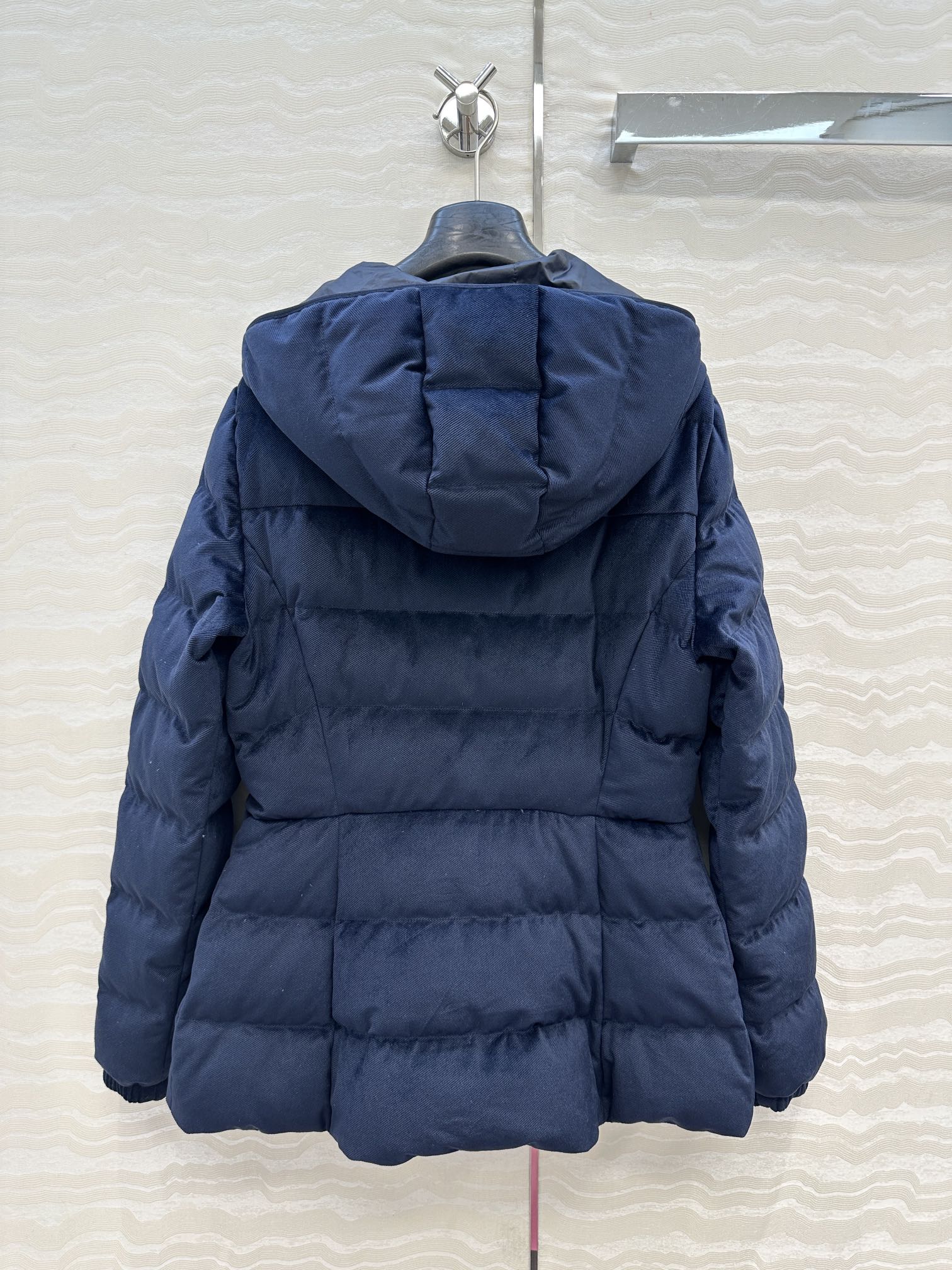 羽绒服主推款❤️原单品质Mo秋冬必入宝石蓝Barante小蛮腰腰羽绒服！原版定制进口丝绒面料质感柔软细腻